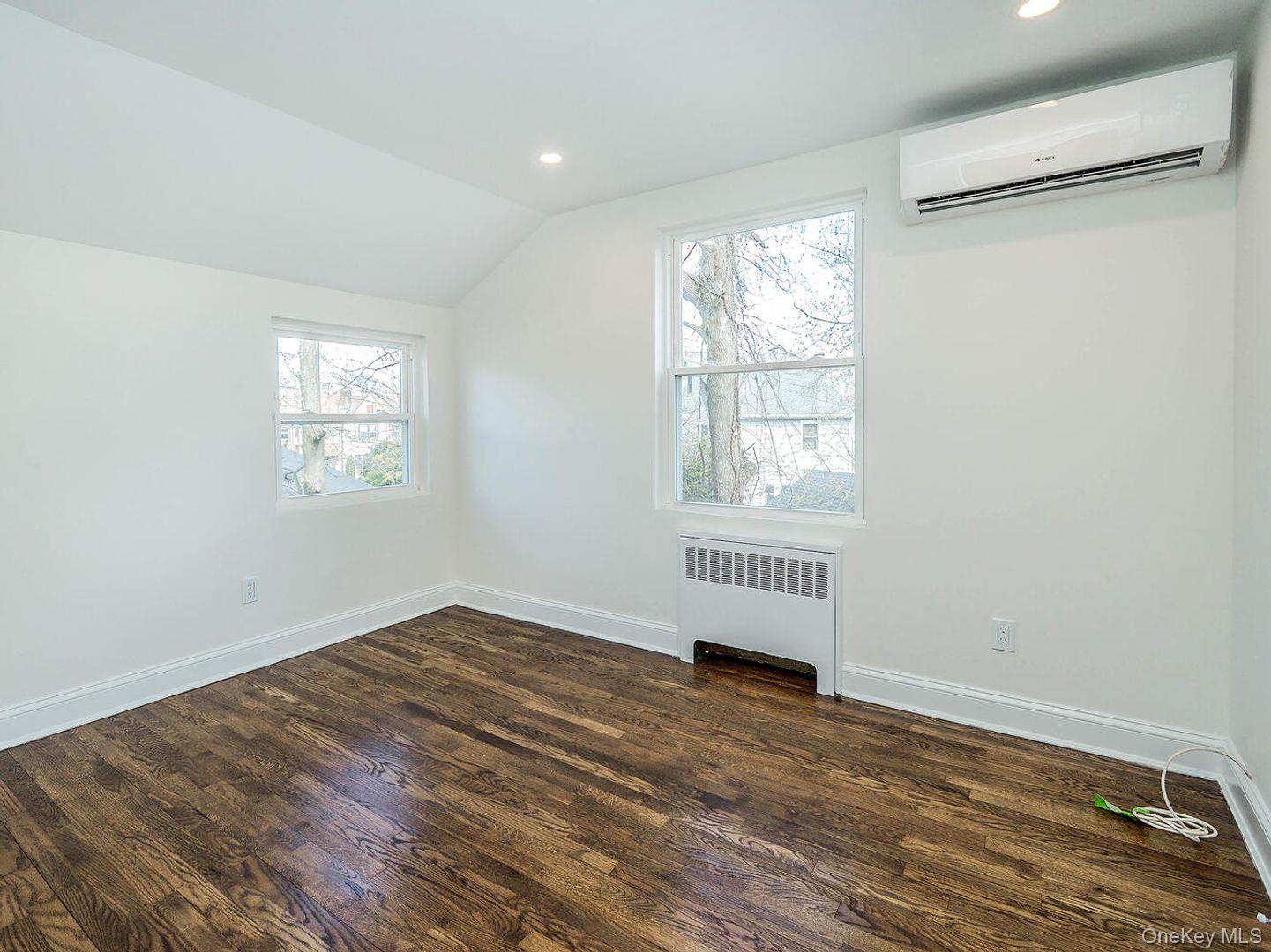 #11 photo, 2B Jefferson Court, מחוז נסאו Roslyn Heights , NY 11577