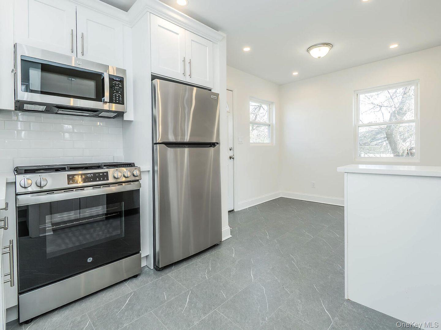 #5 photo, 2B Jefferson Court, מחוז נסאו Roslyn Heights , NY 11577