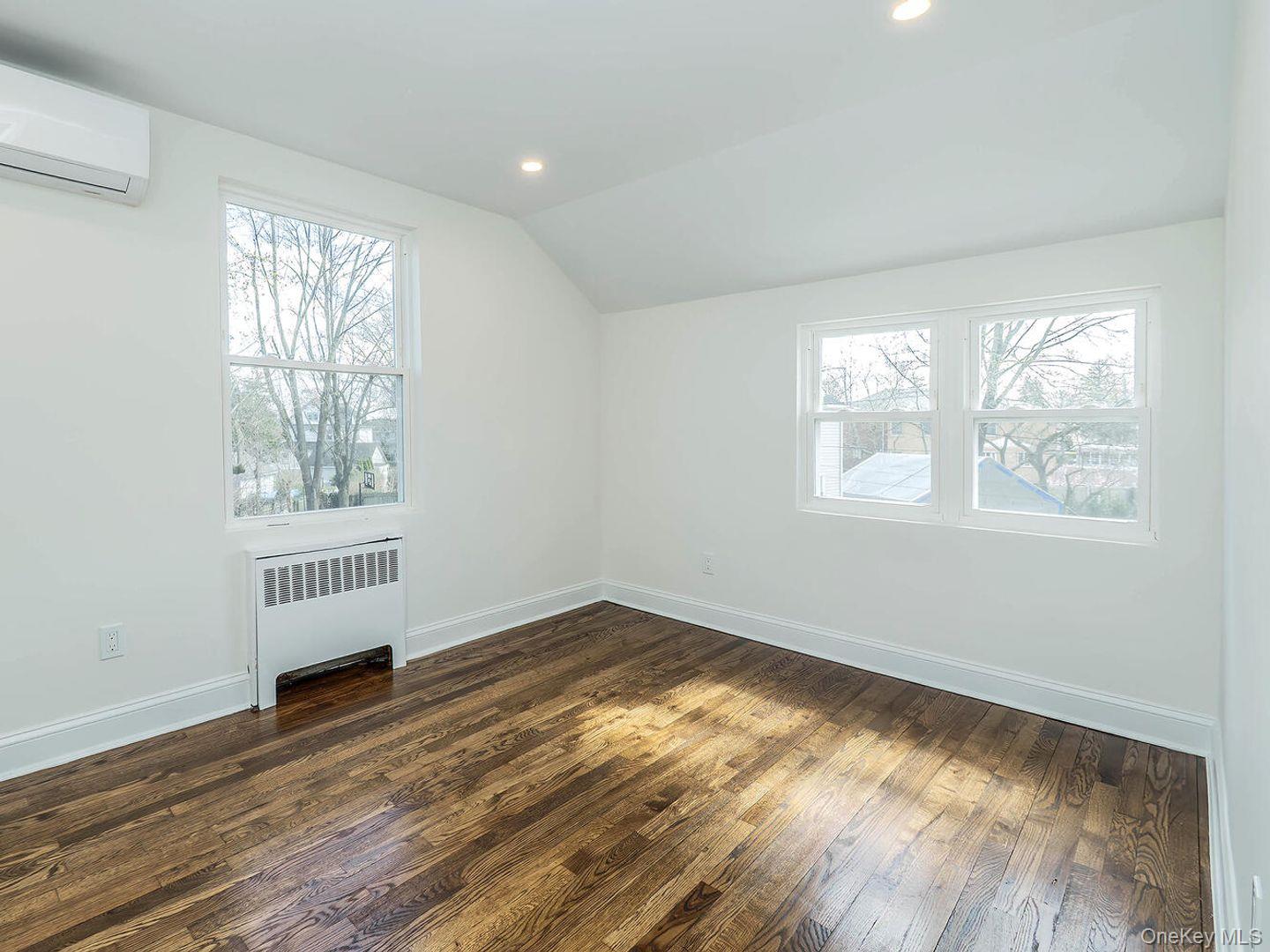 #8 photo, 2B Jefferson Court, מחוז נסאו Roslyn Heights , NY 11577