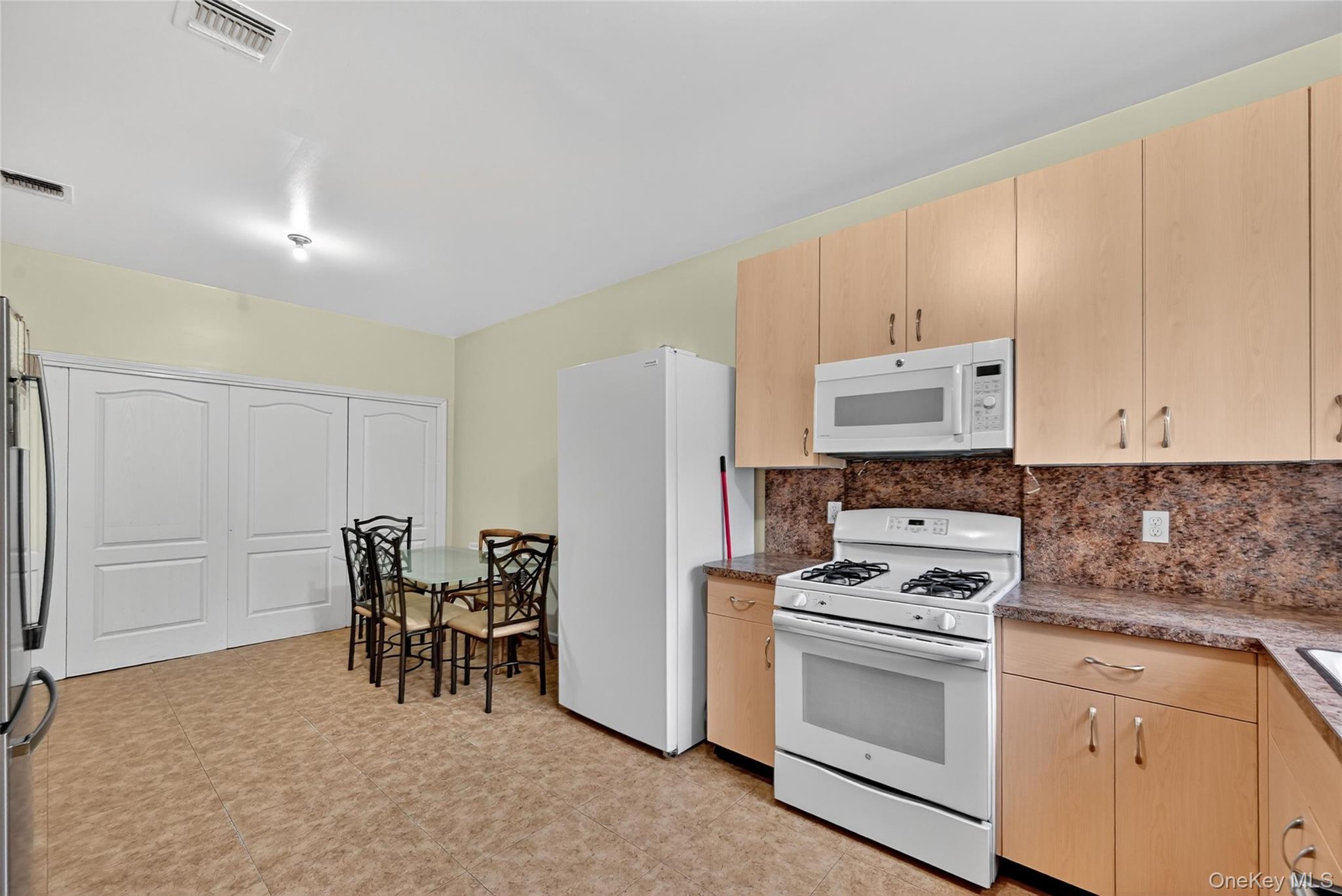 #12 photo, 4 Toltchav Way, 纽约州 Monroe , NY 10950