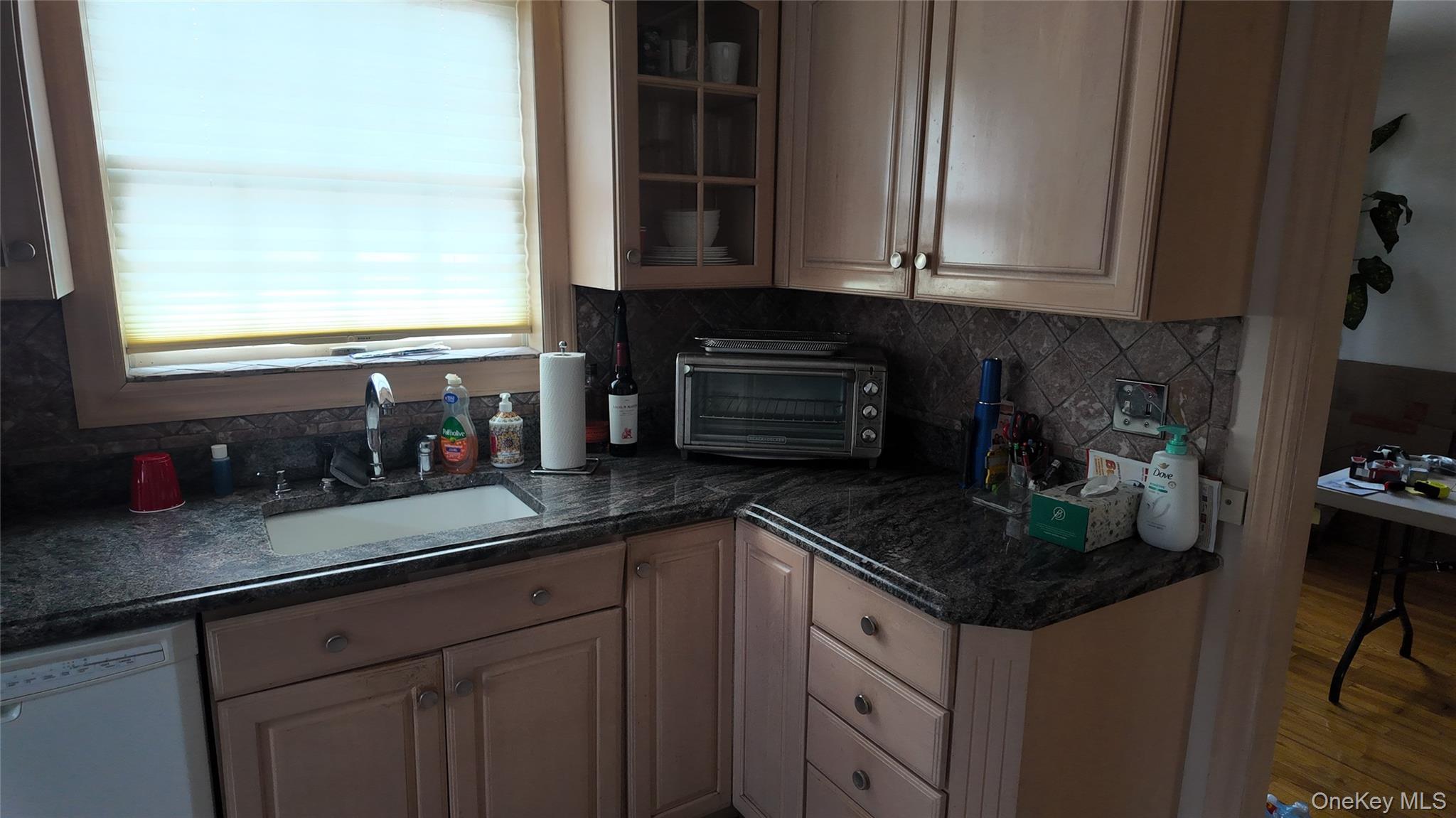 #5 photo, 93 Whitman Road, Yonkers , NY 10710