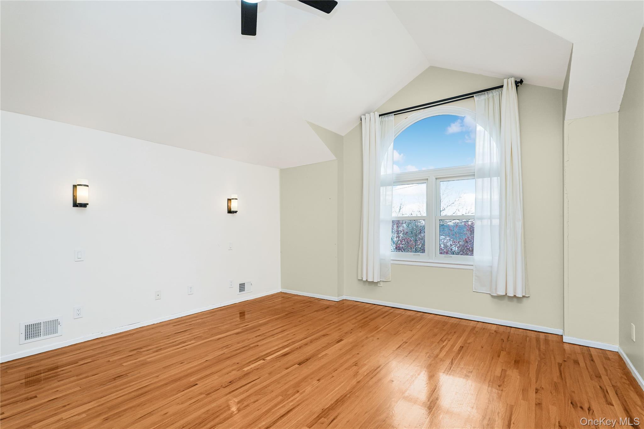 #16 photo, 111 Elmbank Street, Staten Island , NY 10312