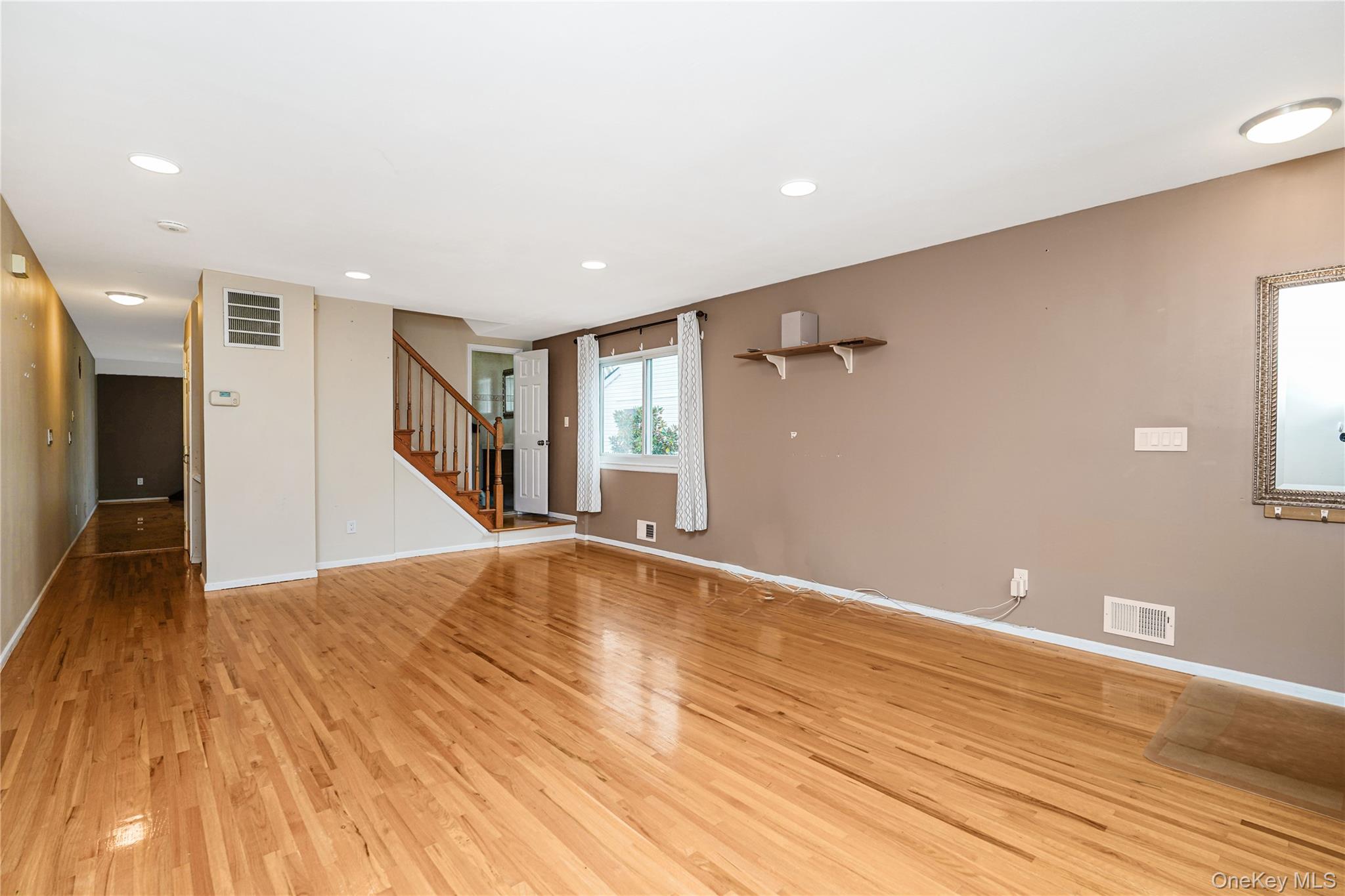 #8 photo, 111 Elmbank Street, Staten Island , NY 10312