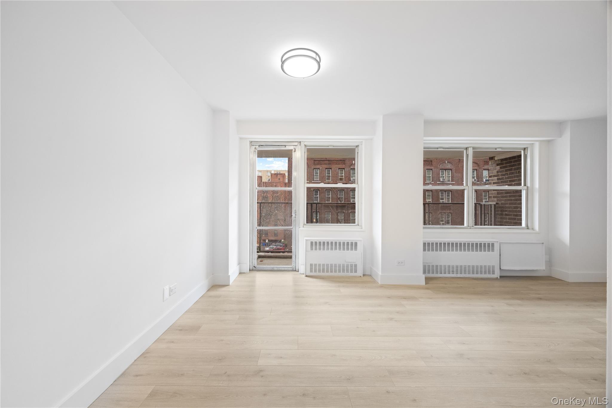 #15 photo, 2550 Olinville Avenue, 브롱크스 Bronx , NY 10467