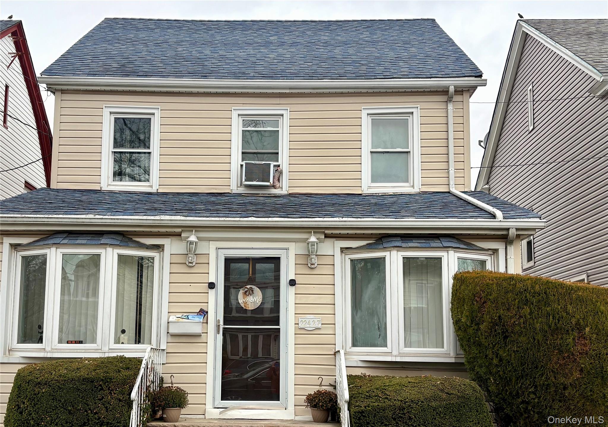 #1 photo, 224-27 Fairbury Avenue, Куинс ‖ Queens Village , NY 11428