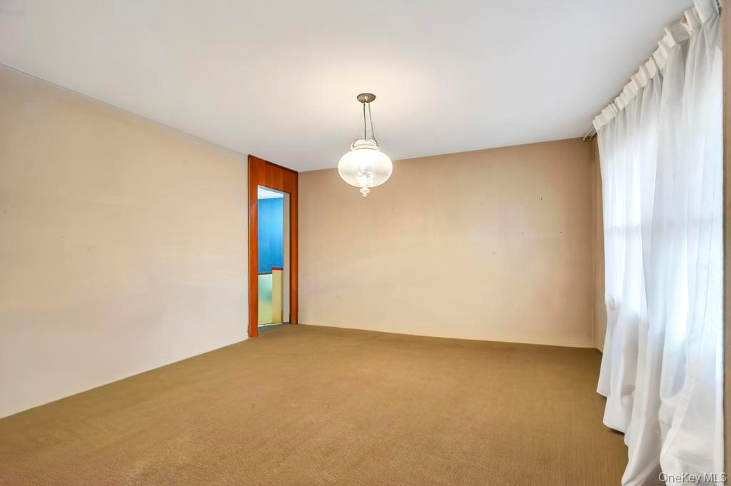 #10 photo, 441 Roslyn Road, מחוז נסאו East Williston , NY 11596