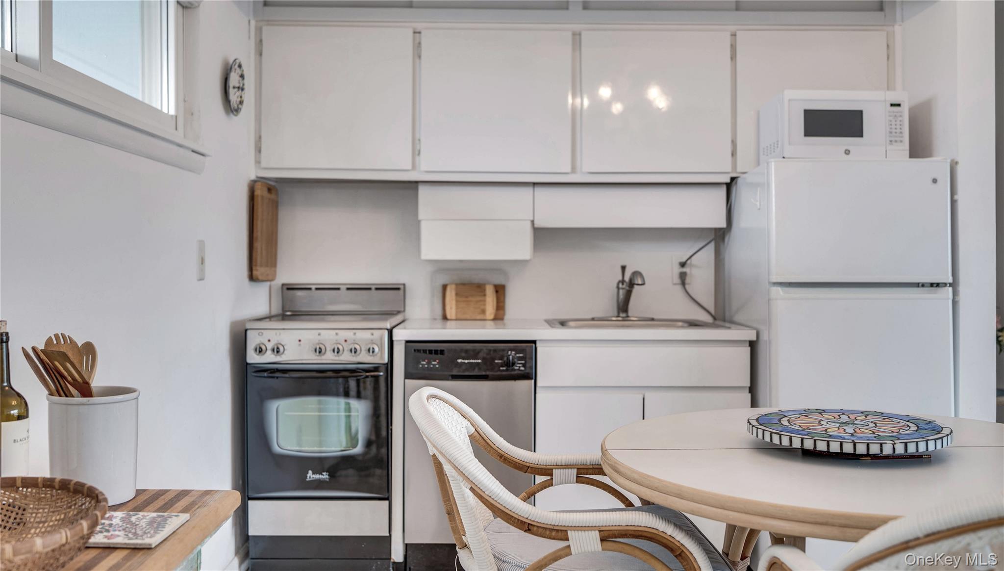 #9 photo, 281 Dune Road, Westhampton Beach , NY 11978