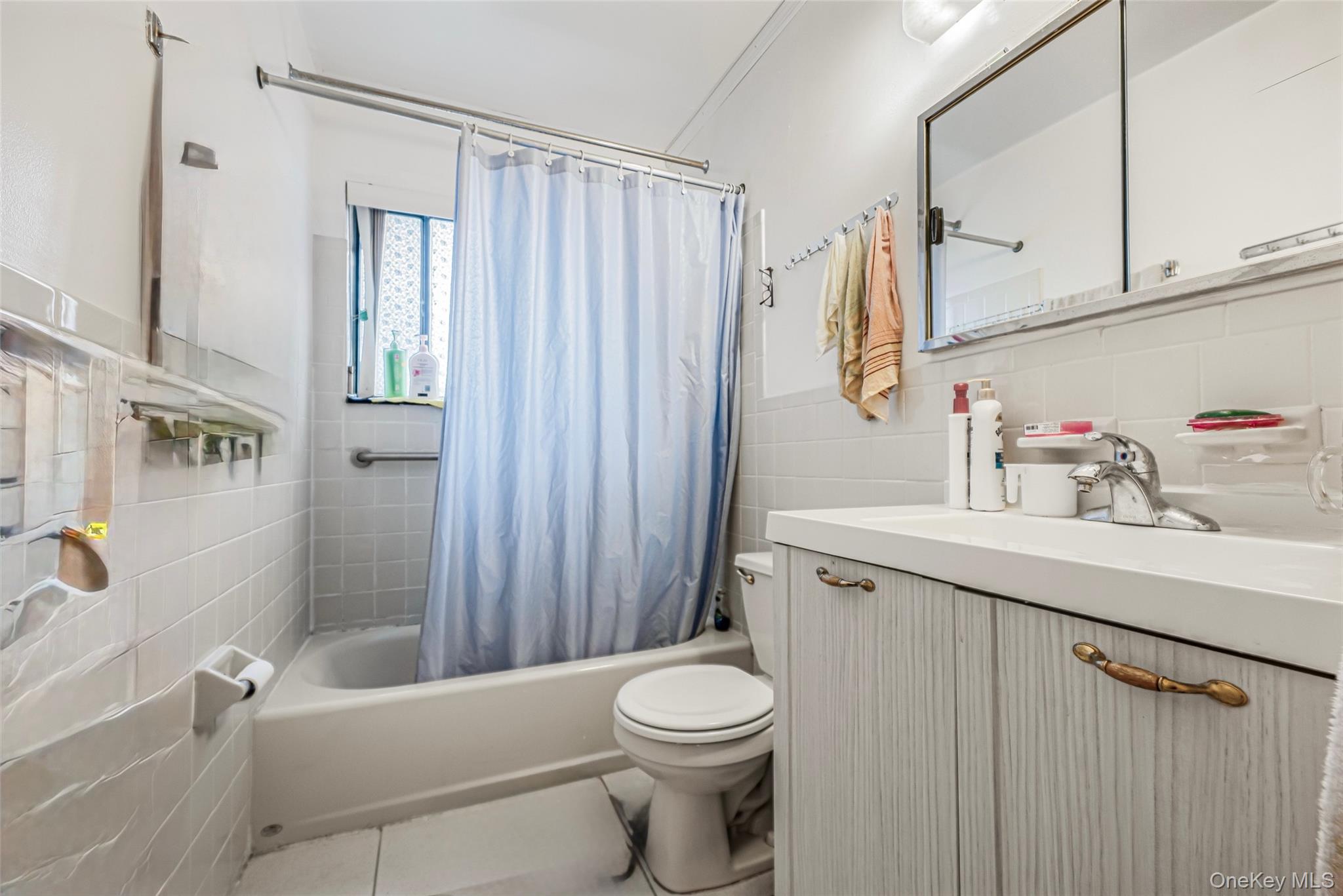 #12 photo, 7449 Calamus Avenue, كوينز Elmhurst , NY 11373