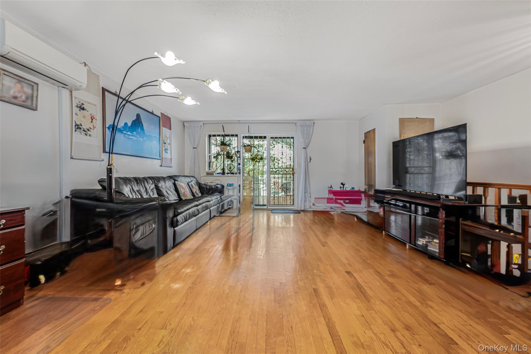 #9 photo, 7449 Calamus Avenue, كوينز Elmhurst , NY 11373