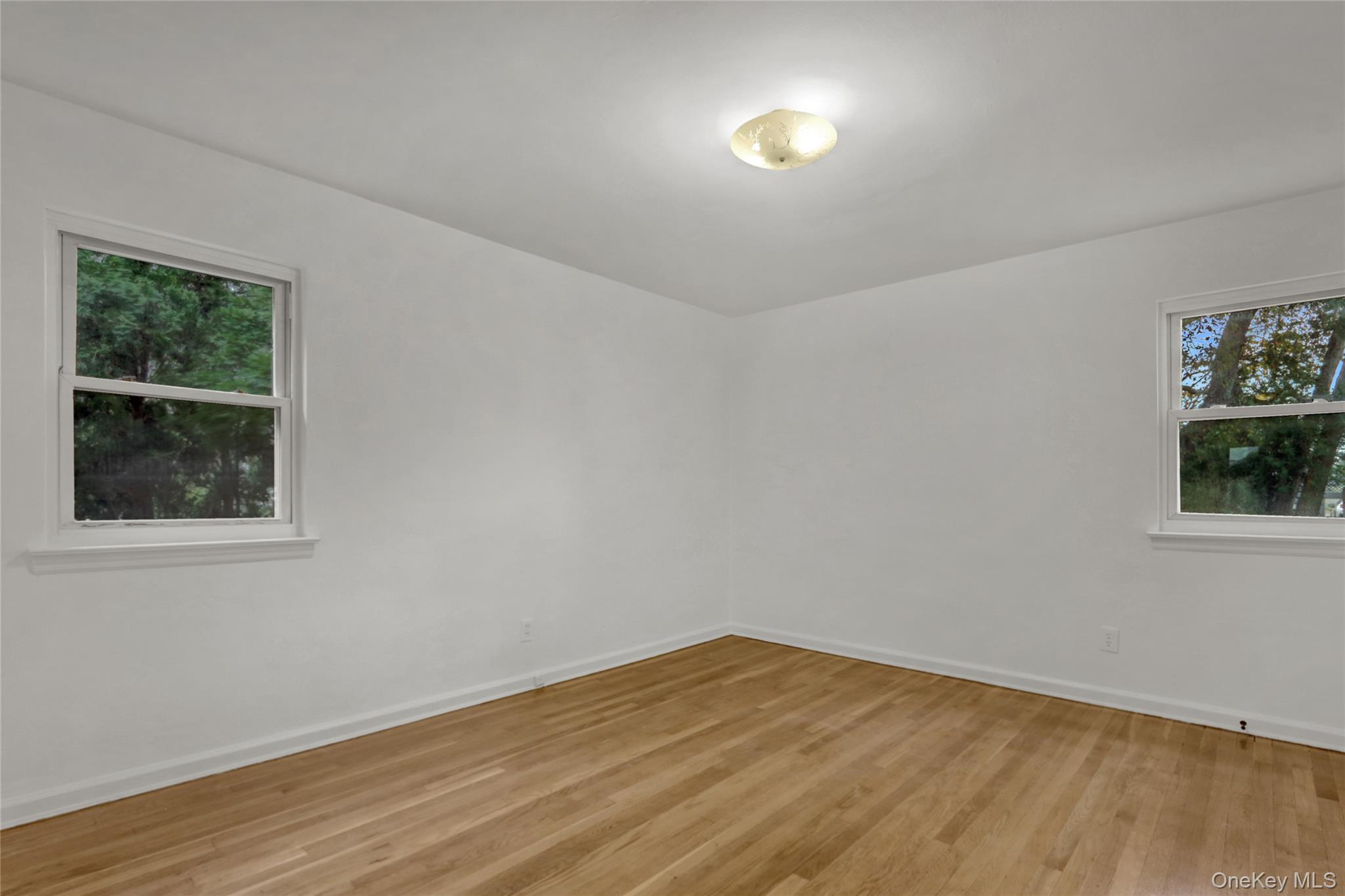 #16 photo, 330 Harvard Road, Garden City South , NY 11530