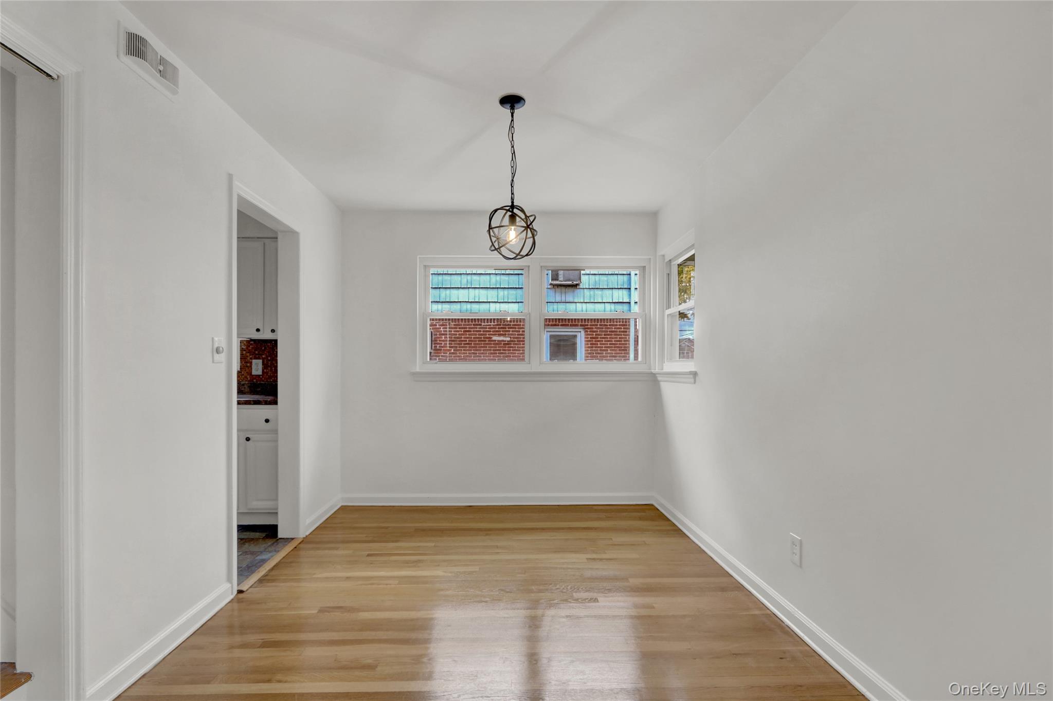 #5 photo, 330 Harvard Road, Garden City South , NY 11530