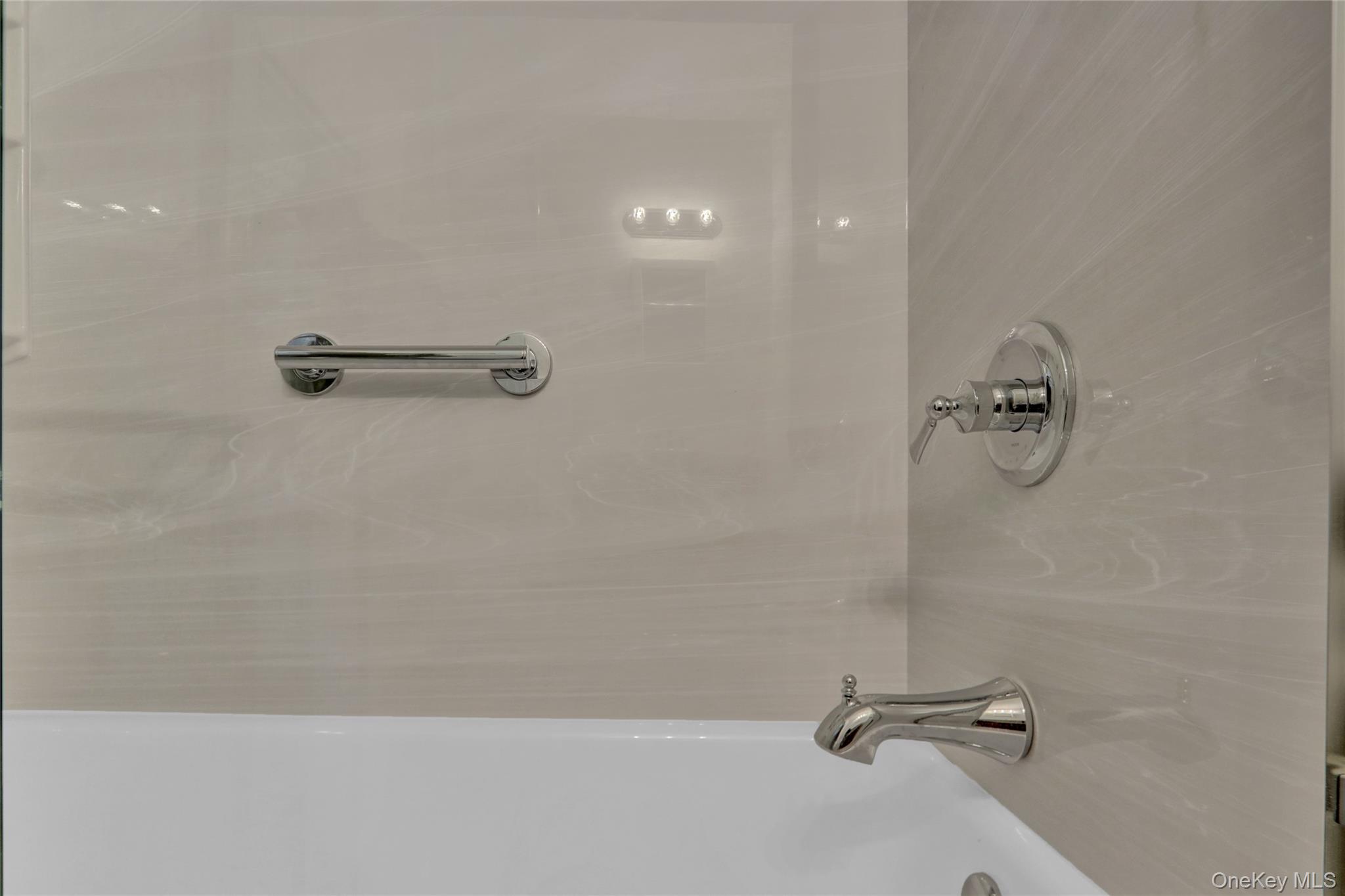 #9 photo, 330 Harvard Road, Garden City South , NY 11530