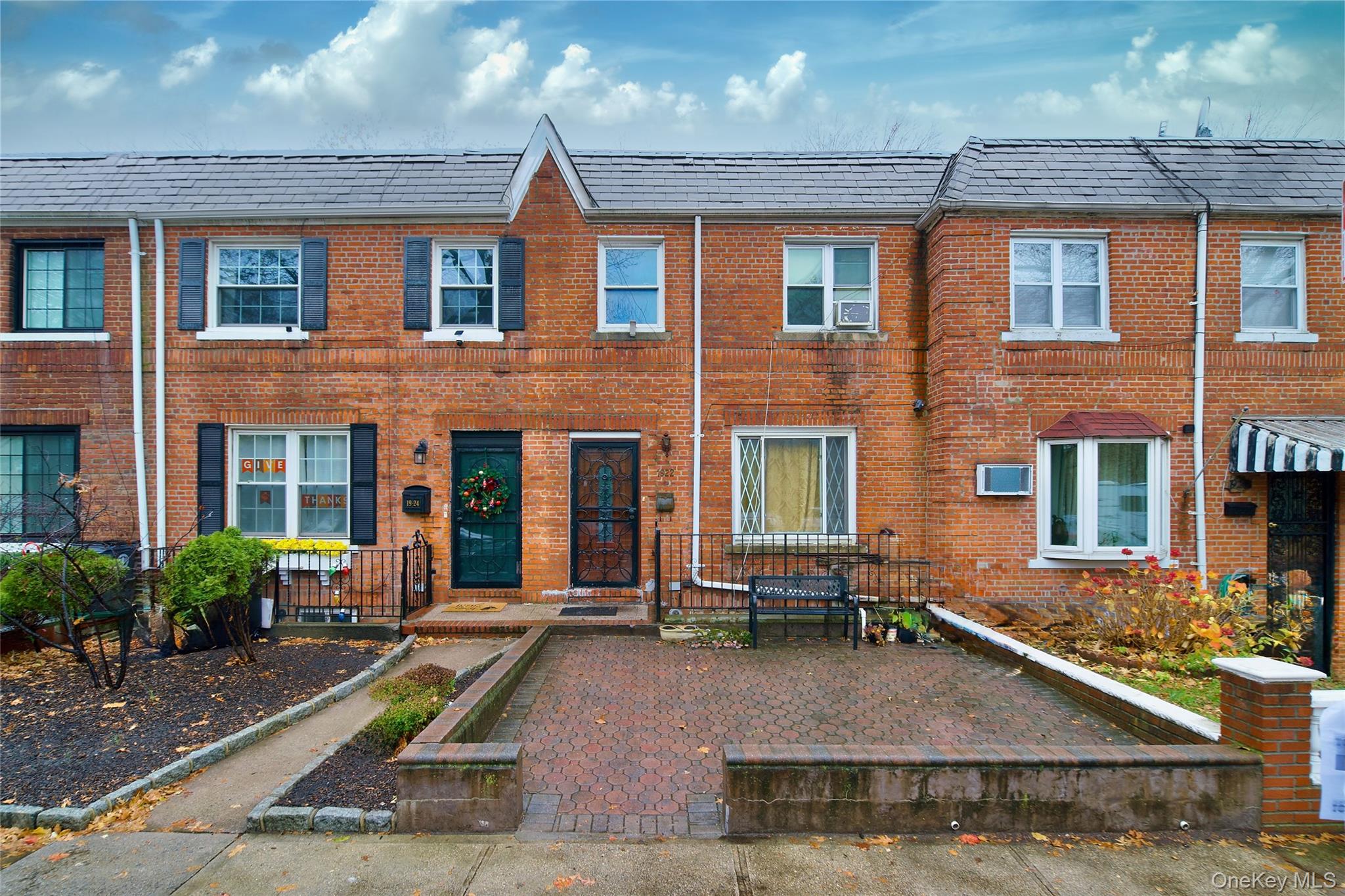 #2 photo, 19-22 81 Street, 뉴욕퀸즈 East Elmhurst , NY 11370