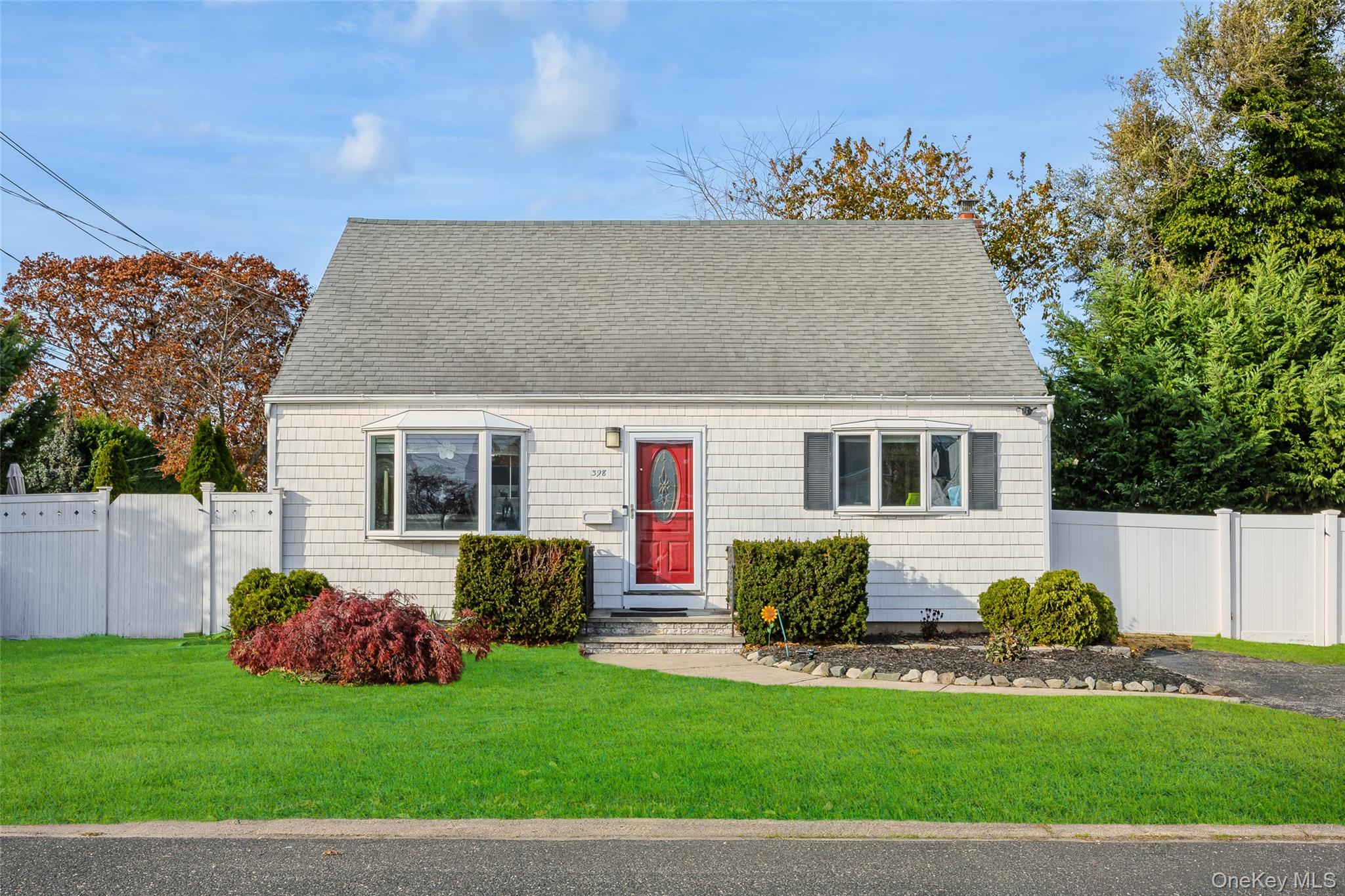 #1 photo, 398 Concord Avenue, Lindenhurst , NY 11757