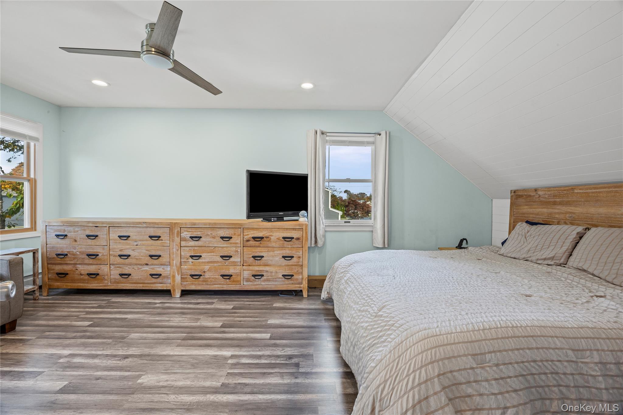 #13 photo, 398 Concord Avenue, Lindenhurst , NY 11757