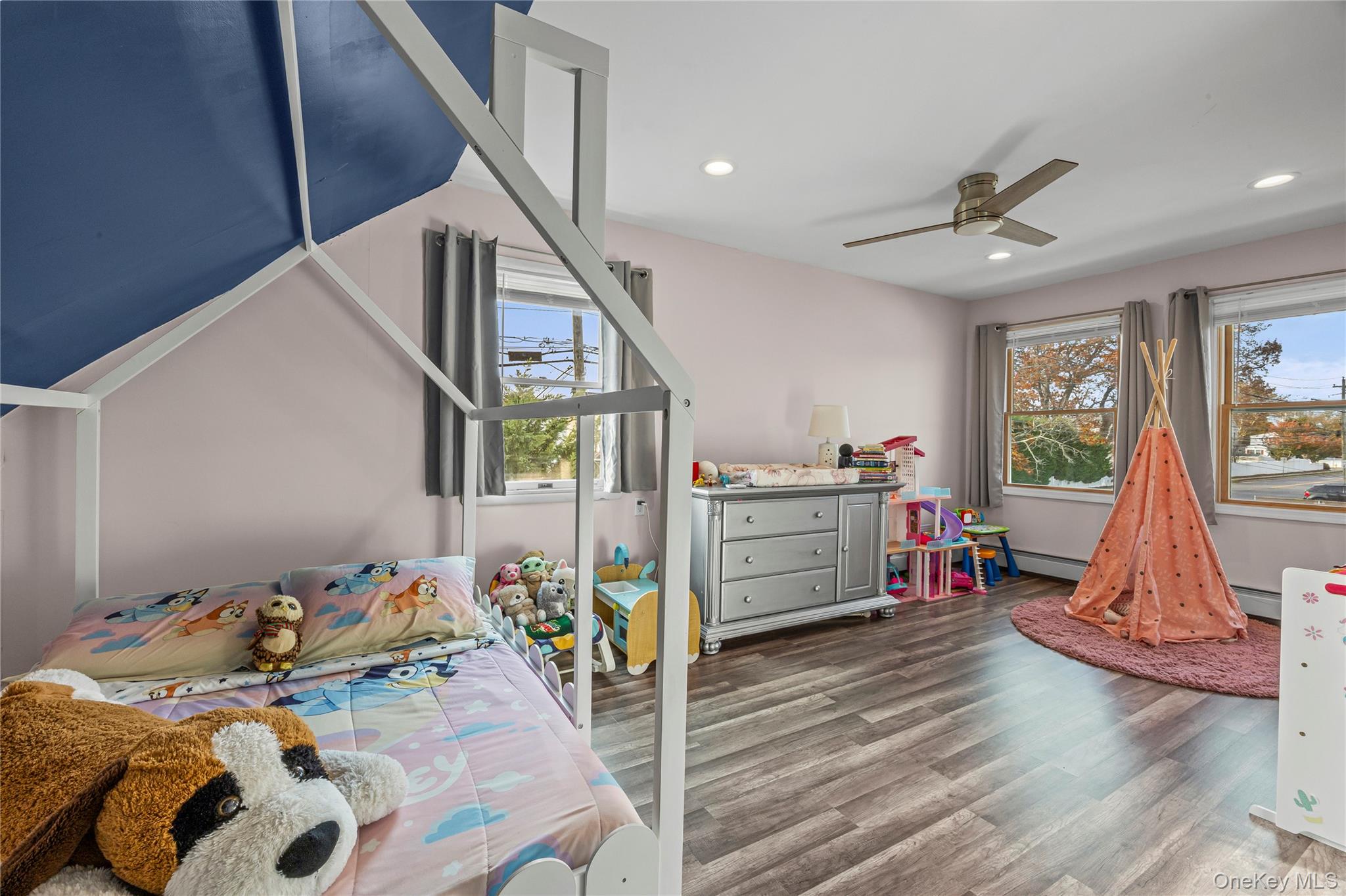 #17 photo, 398 Concord Avenue, Lindenhurst , NY 11757