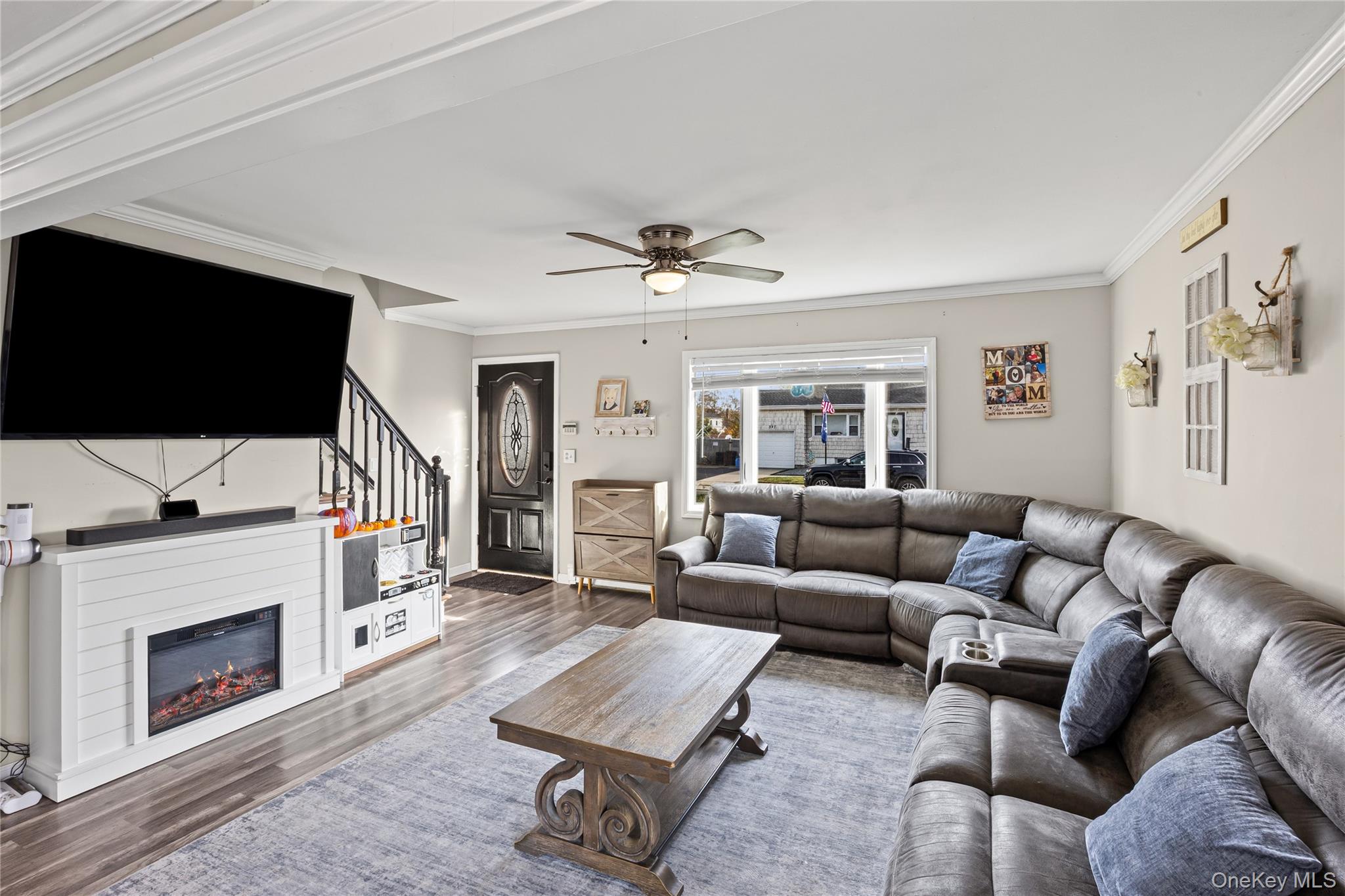 #4 photo, 398 Concord Avenue, Lindenhurst , NY 11757