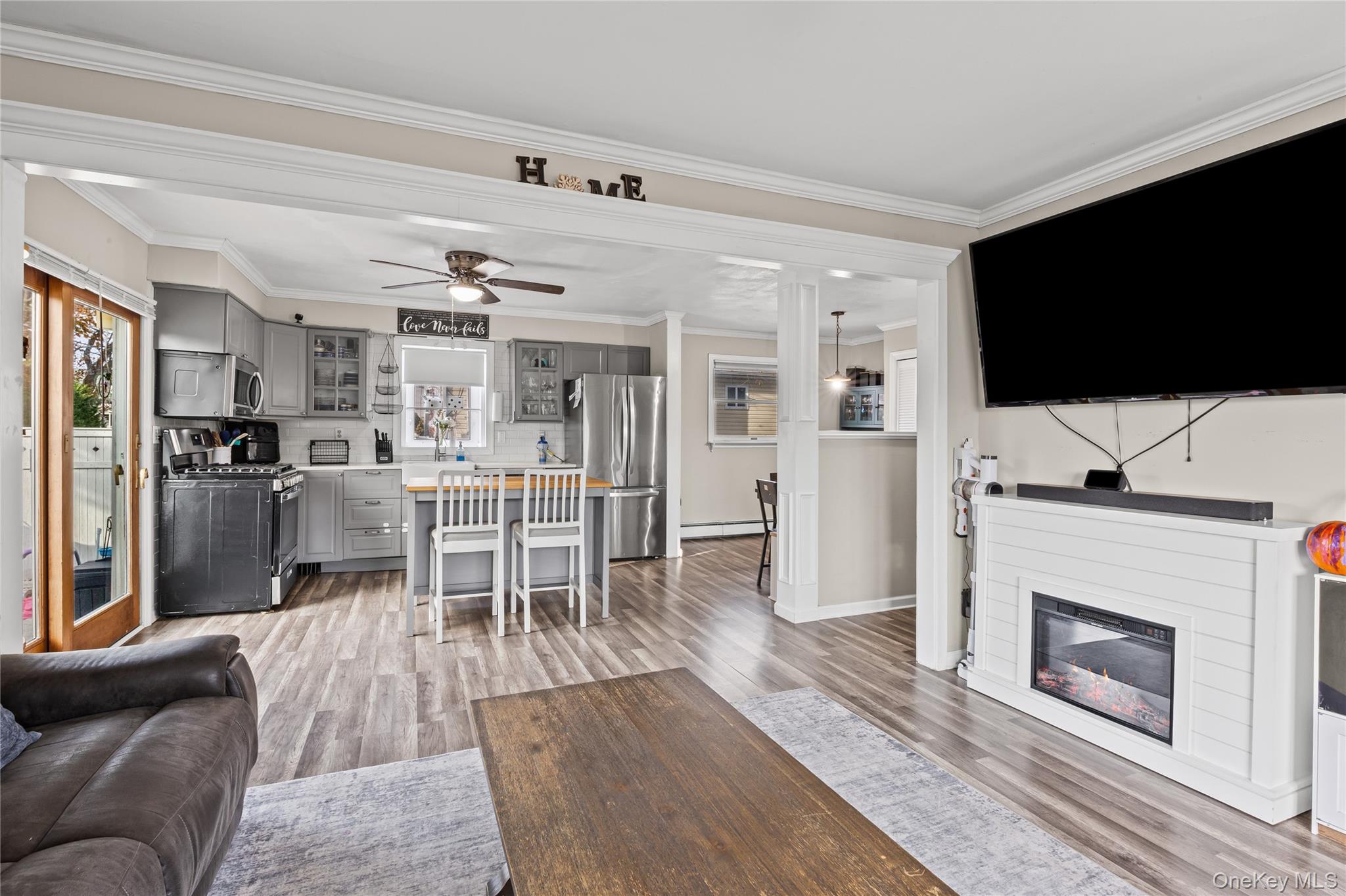 #5 photo, 398 Concord Avenue, Lindenhurst , NY 11757