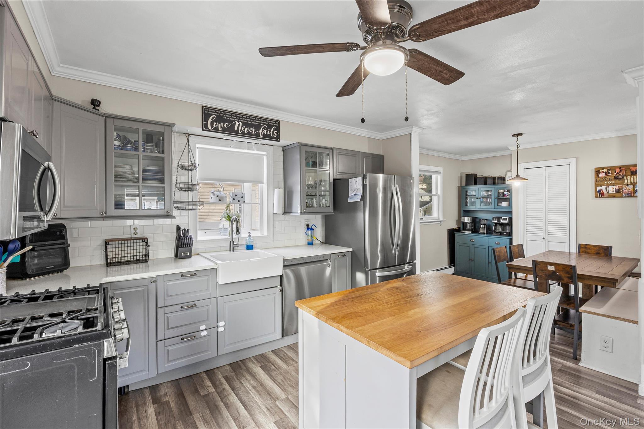 #9 photo, 398 Concord Avenue, Lindenhurst , NY 11757