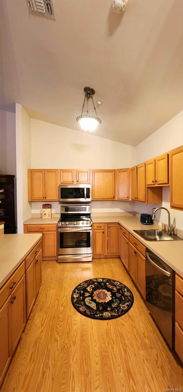 #8 photo, 512 Narragansett Villas Drive, Lindenhurst , NY 11757