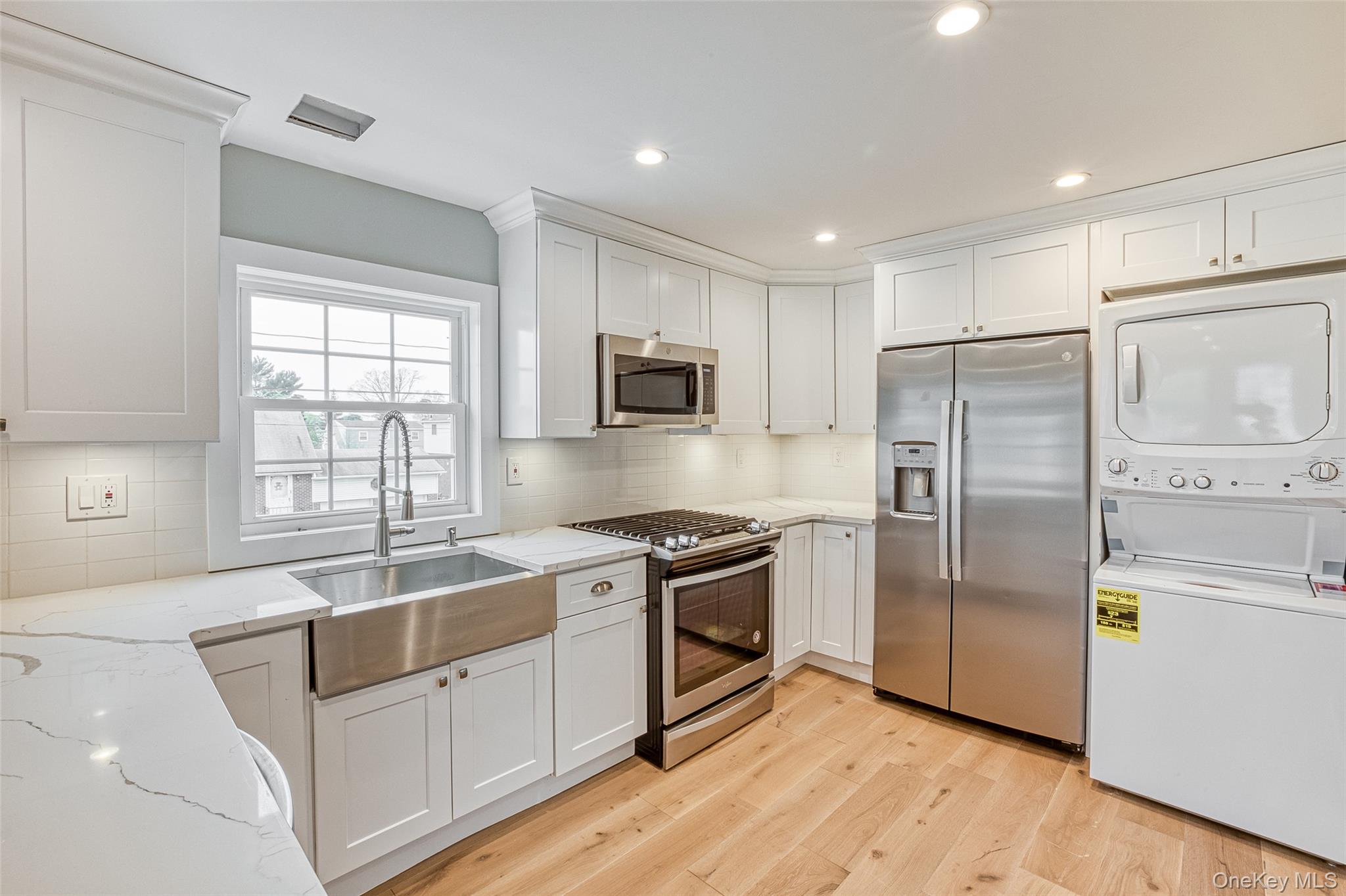 #4 photo, 1953 Freeman Avenue, 롱 아일랜드 East Meadow , NY 11554