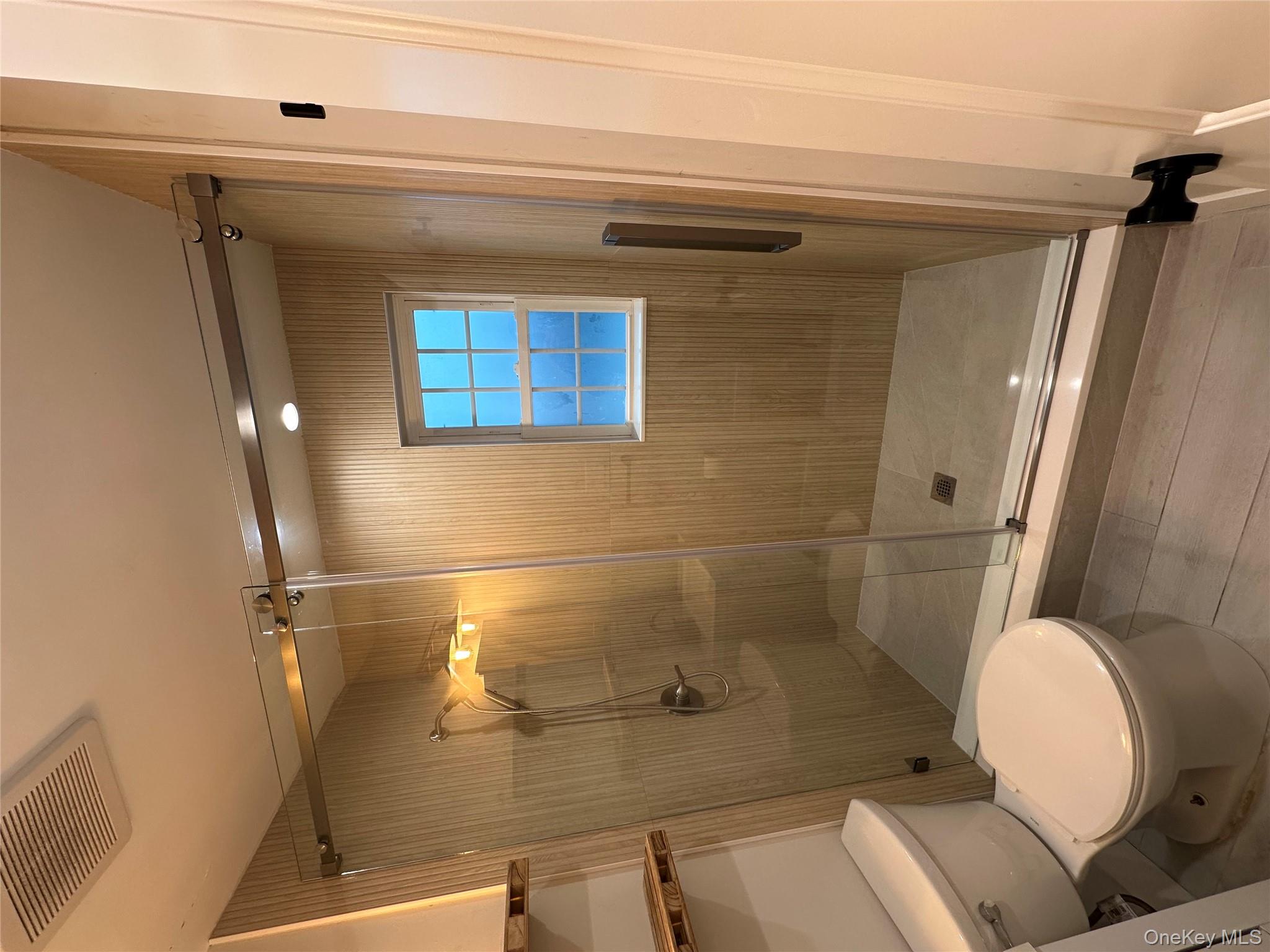 #9 photo, 1953 Freeman Avenue, 롱 아일랜드 East Meadow , NY 11554