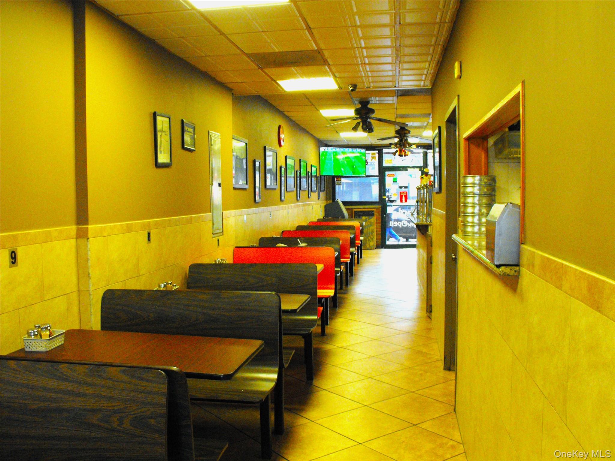 #3 photo, 81-13 Northern Boulevard, קווינס Jackson Heights , NY 11372