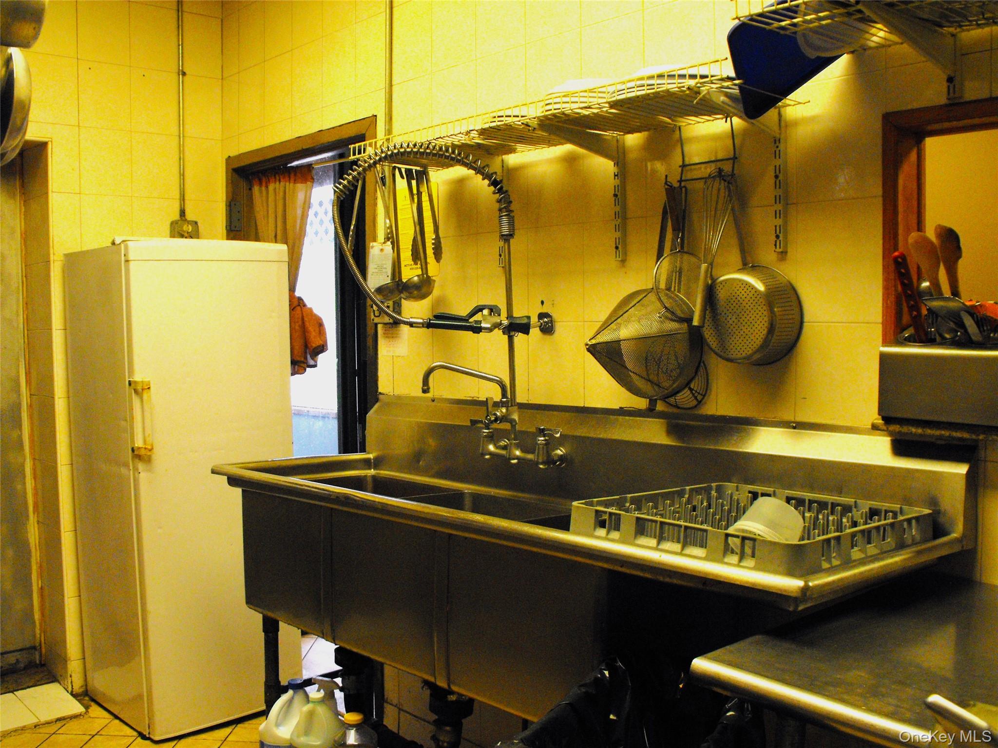 #7 photo, 81-13 Northern Boulevard, קווינס Jackson Heights , NY 11372