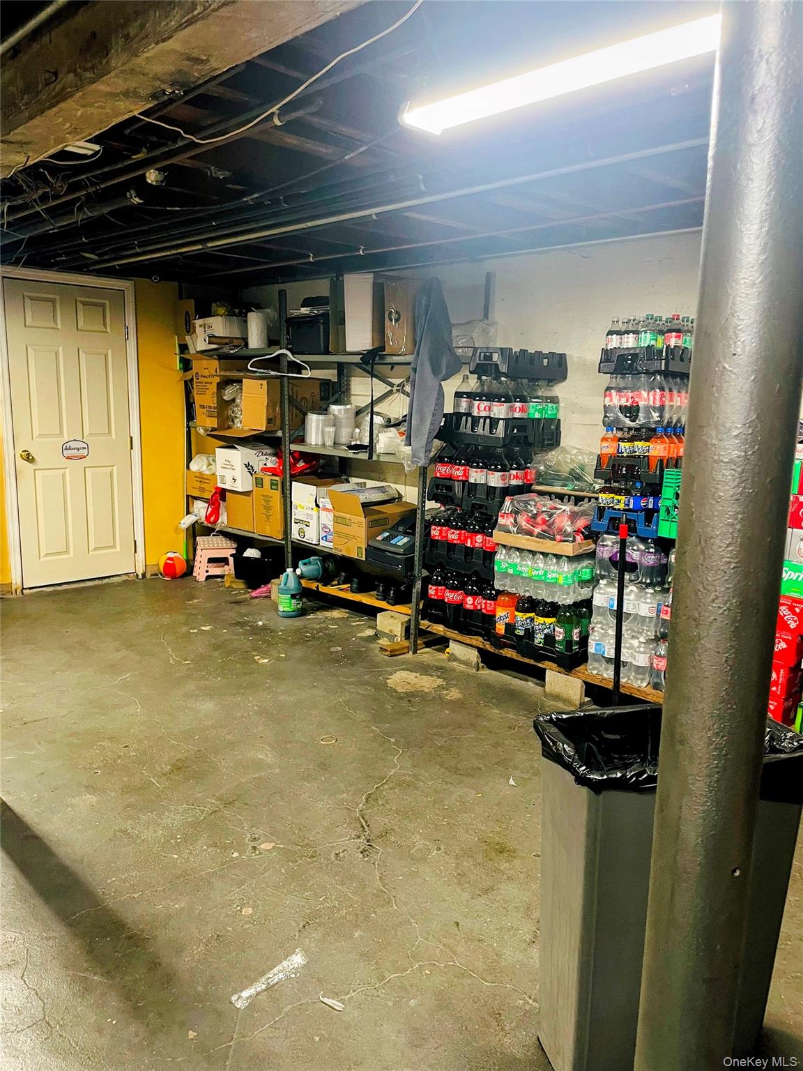 #8 photo, 81-13 Northern Boulevard, קווינס Jackson Heights , NY 11372