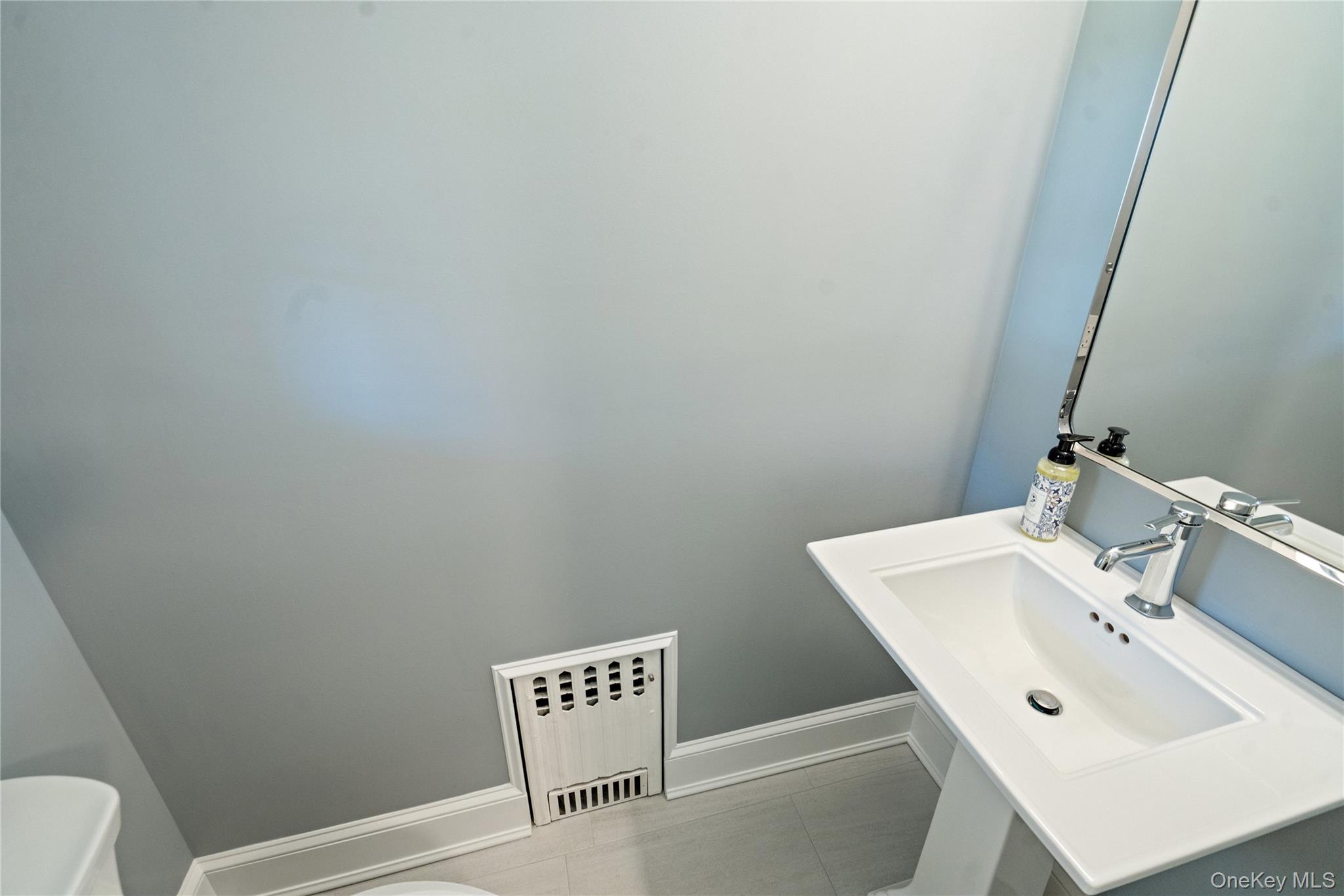 #12 photo, 74 Eakins Road, नासाउ काउंटी Manhasset , NY 11030