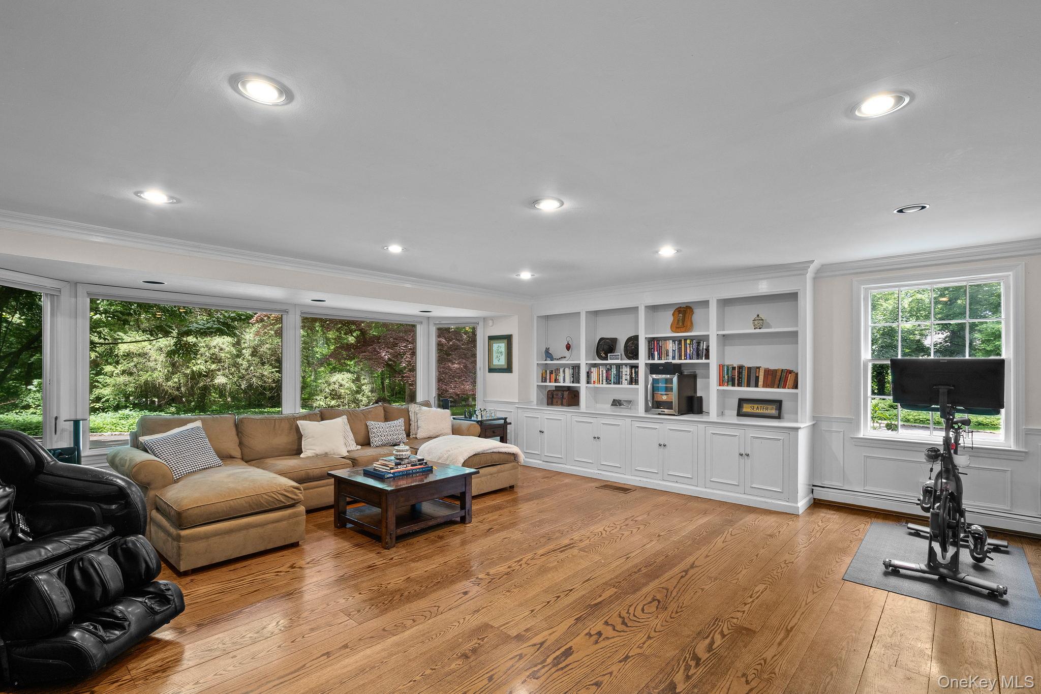 #12 photo, 342 Woodbury Road, Саффолк ‖ Cold Spring Harbor , NY 11724