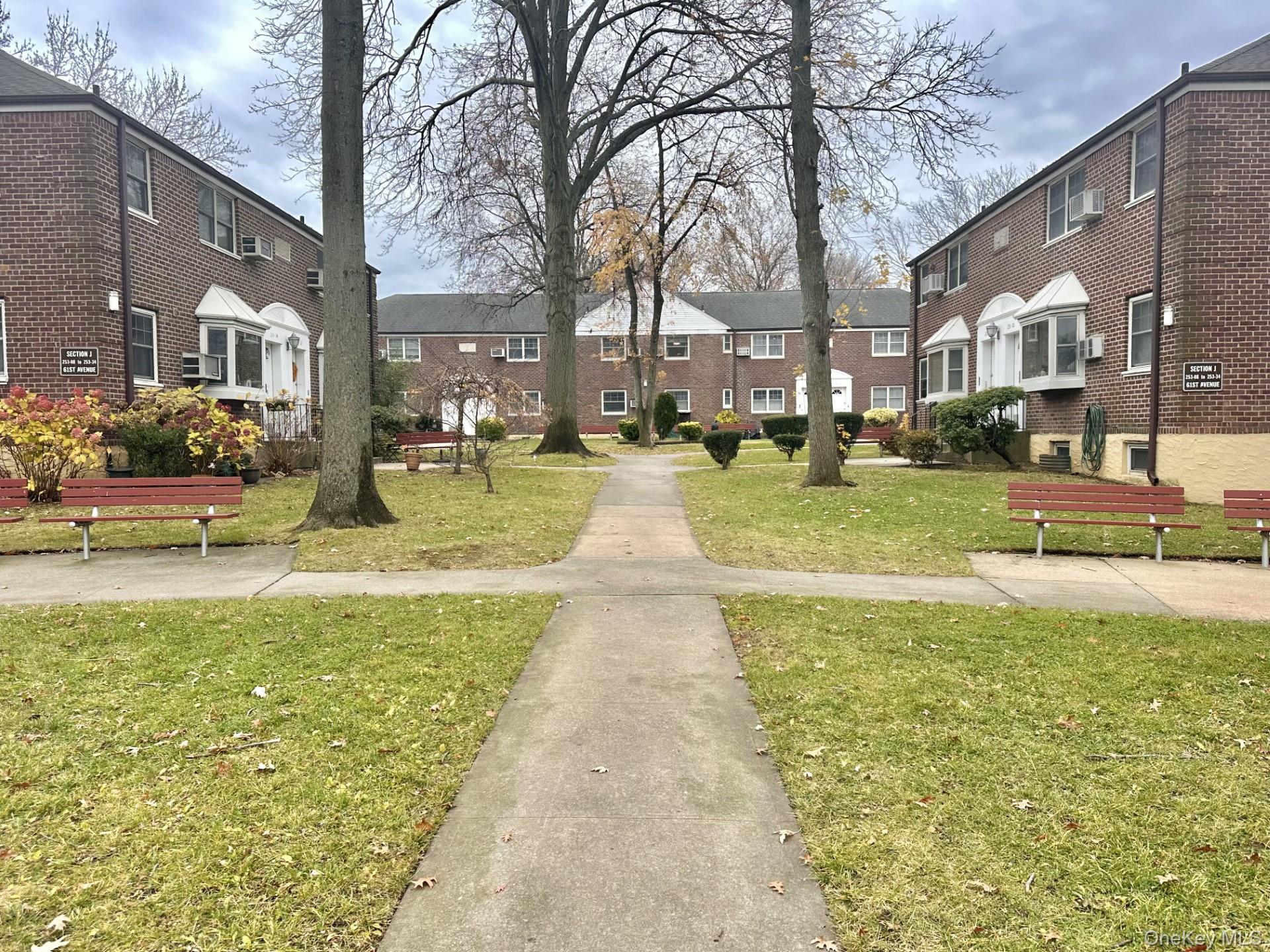 #2 photo, 253-32 61st Avenue, लिटिल नेक Little Neck , NY 11362