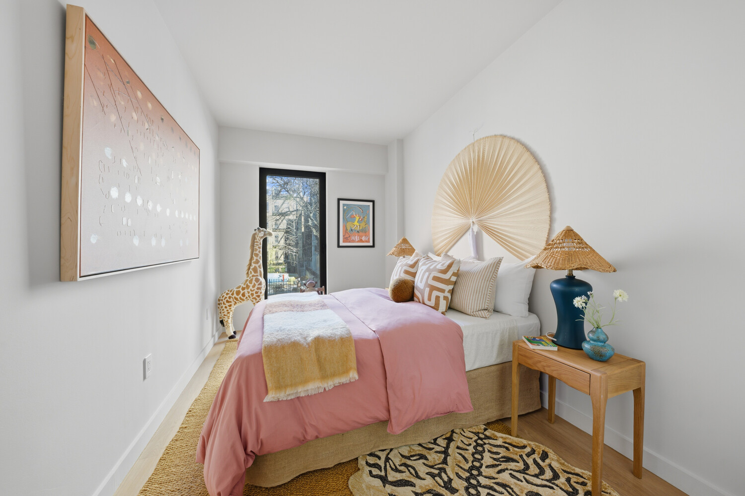 #12 photo, 650 E 6TH Street, East Village , NY 10009