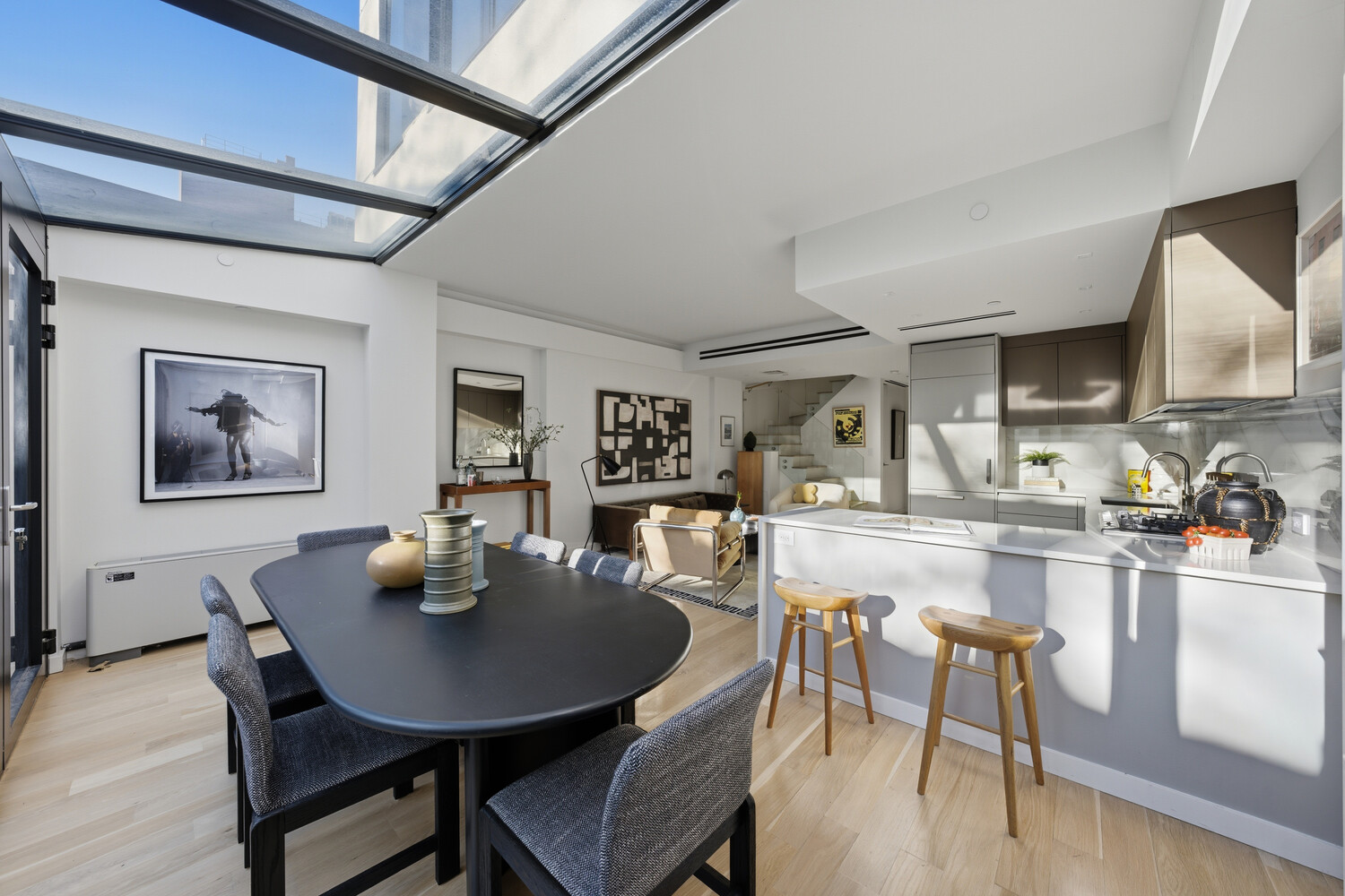 #5 photo, 650 E 6TH Street, East Village , NY 10009