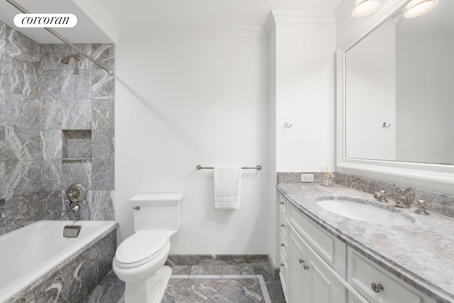 #7 photo, New York City, مانهاتن Lenox Hill , NY 10022