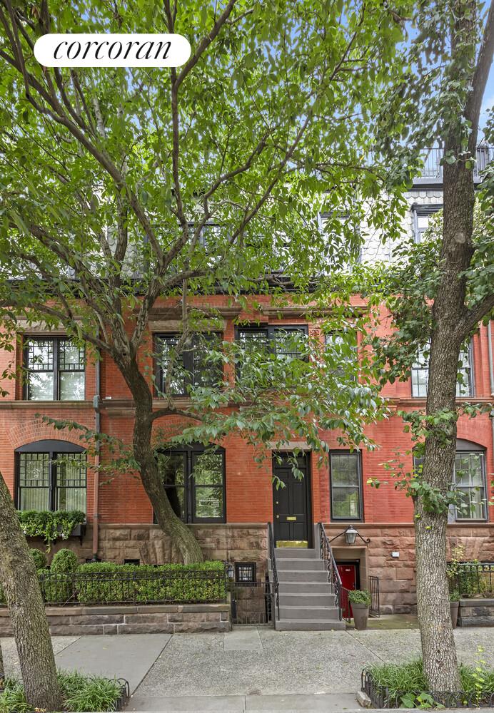 #1 photo, 148 E END Avenue, Yorkville , NY 10028