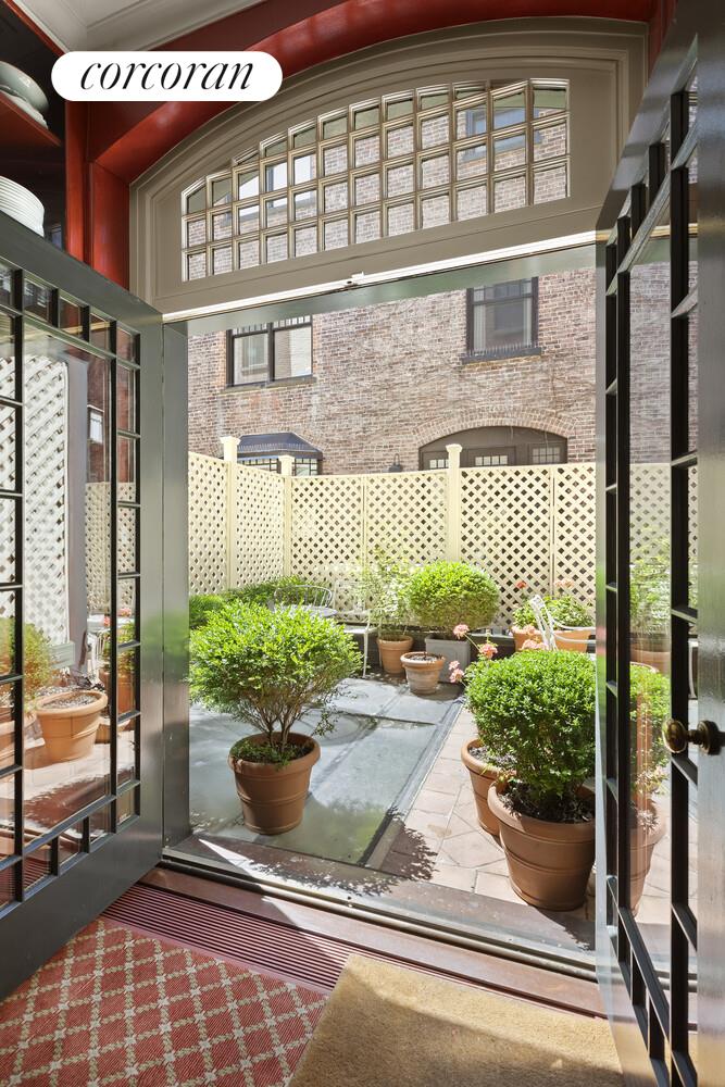 #4 photo, 148 E END Avenue, Yorkville , NY 10028