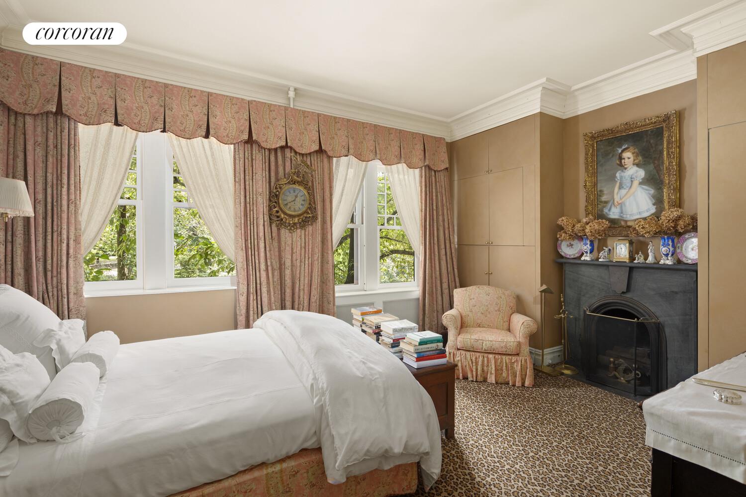 #6 photo, 148 E END Avenue, Yorkville , NY 10028