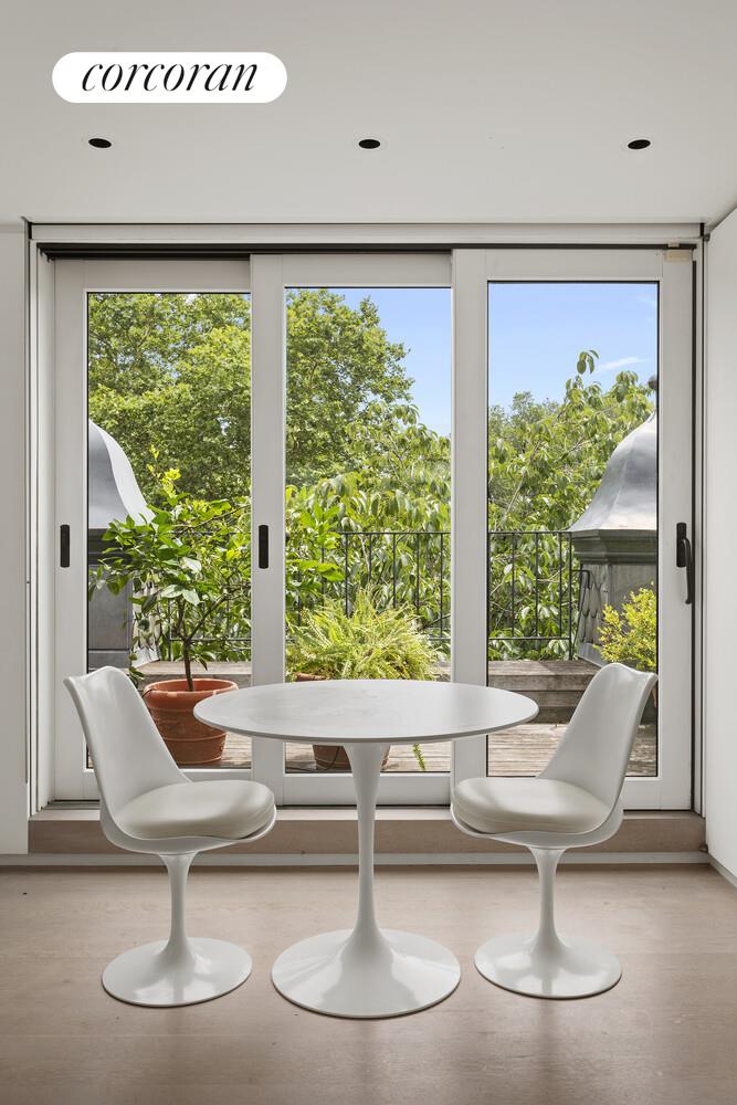 #7 photo, 148 E END Avenue, Yorkville , NY 10028