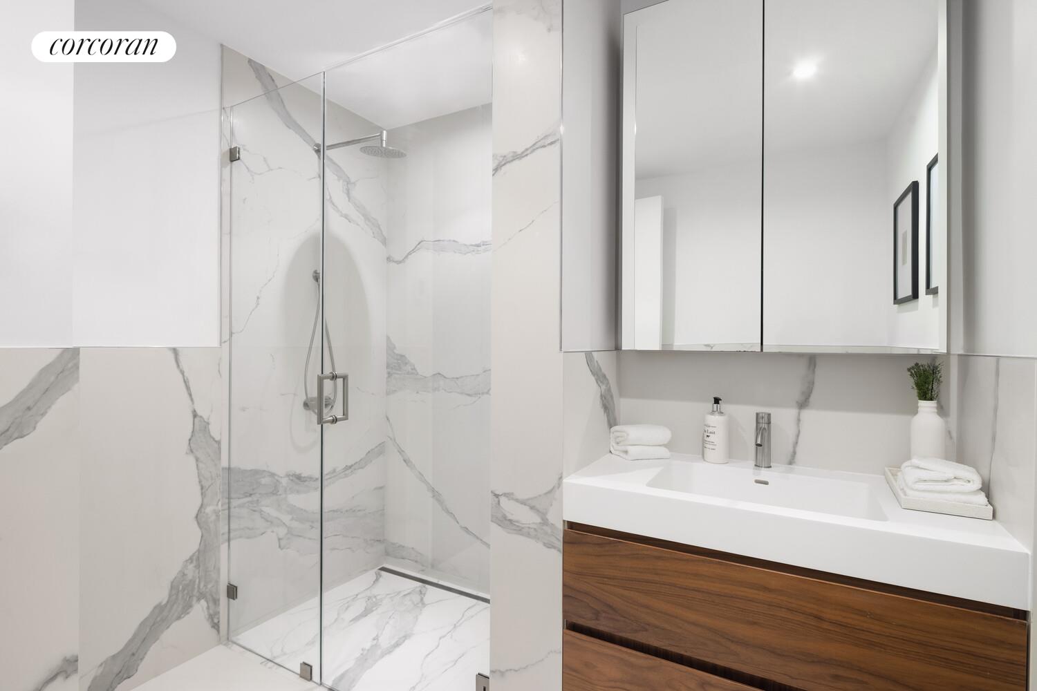 #12 photo, 619 E 6TH Street, East Village , NY 10009