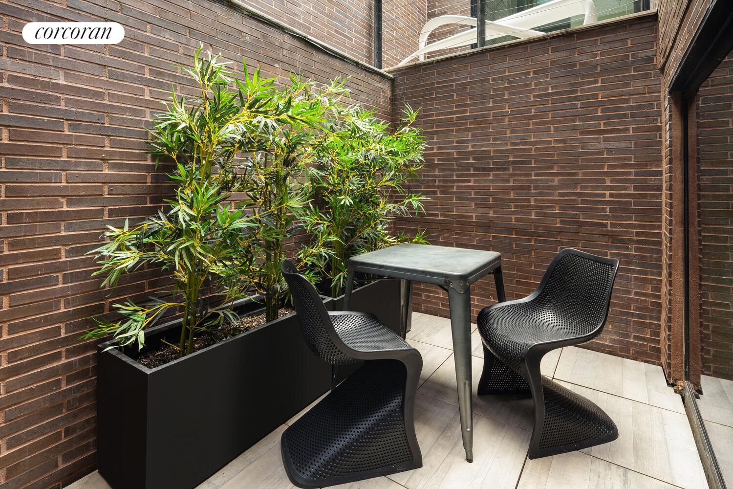 #18 photo, 619 E 6TH Street, East Village , NY 10009