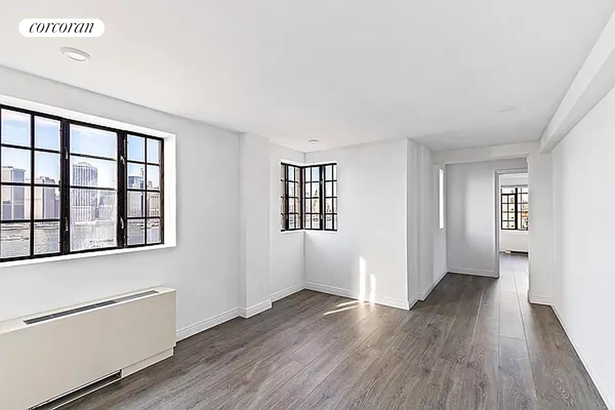 #4 photo, 2 PIERREPONT Street, Brooklyn Heights , NY 11201