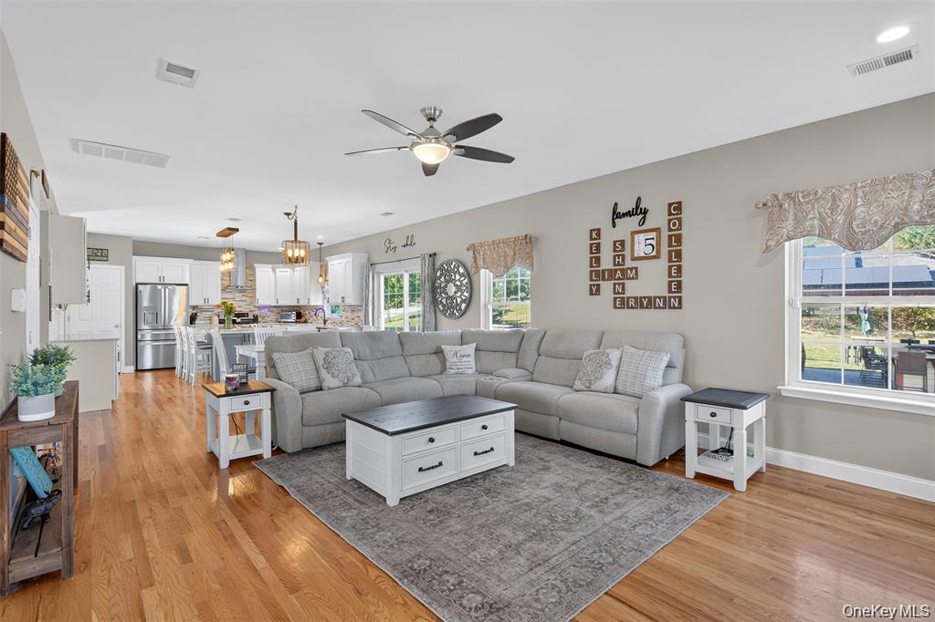 #6 photo, 2 Harcourt Cosman Drive, 纽约州 Newburgh , NY 12550