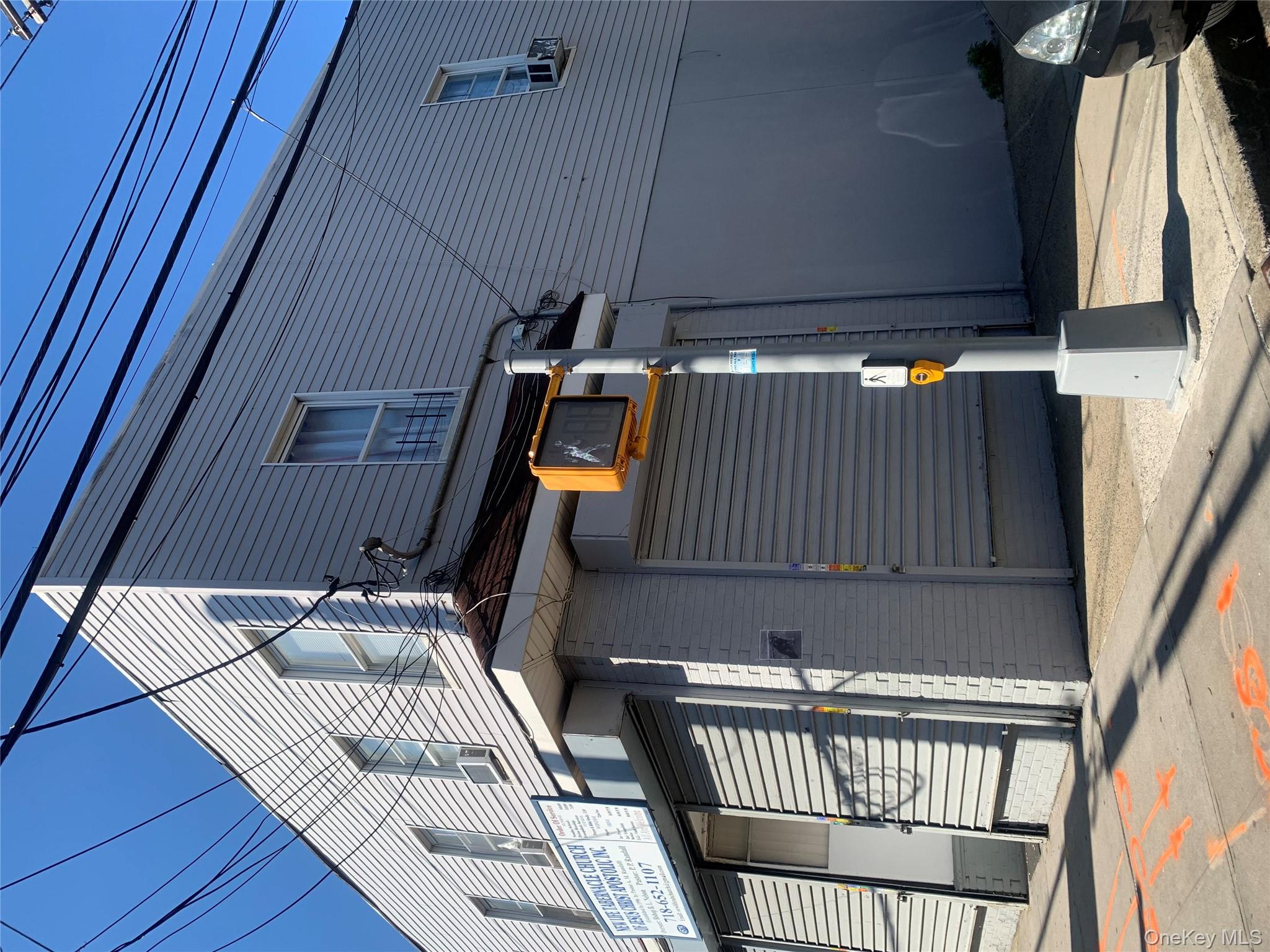 #4 photo, 4575 White Plains Road, Bronx , NY 10470