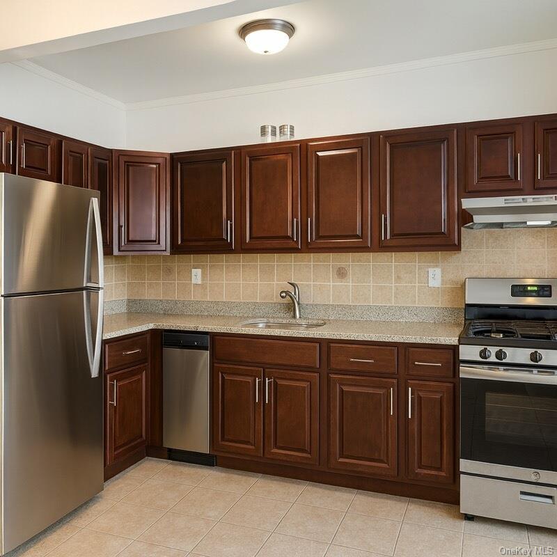 #4 photo, 1333 Chisholm Street, Bronx , NY 10459