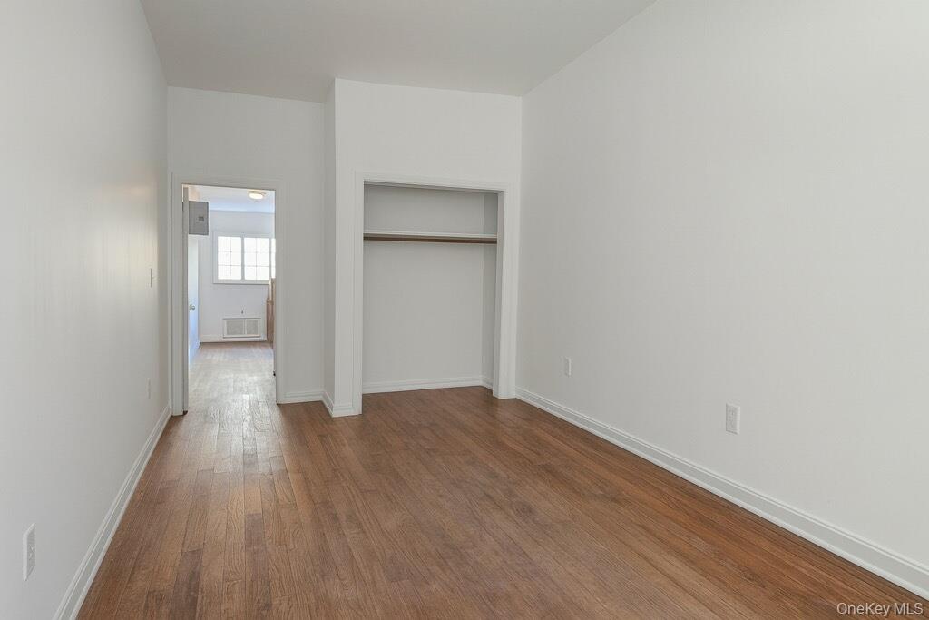 #8 photo, 1333 Chisholm Street, Bronx , NY 10459