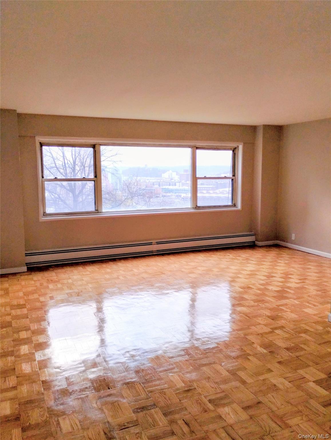 #3 photo, 3 Fordham Hill Oval, 브롱크스 Bronx , NY 10468