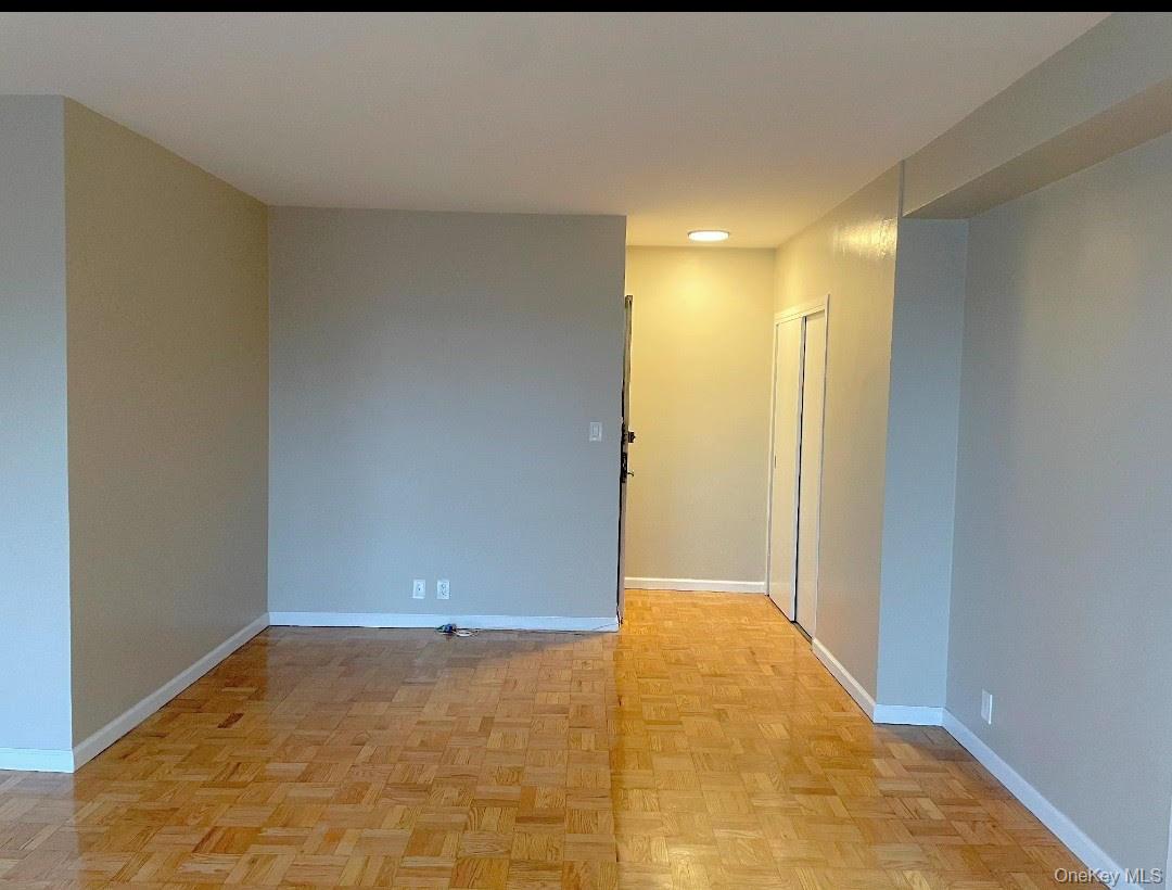 #8 photo, 3 Fordham Hill Oval, 브롱크스 Bronx , NY 10468