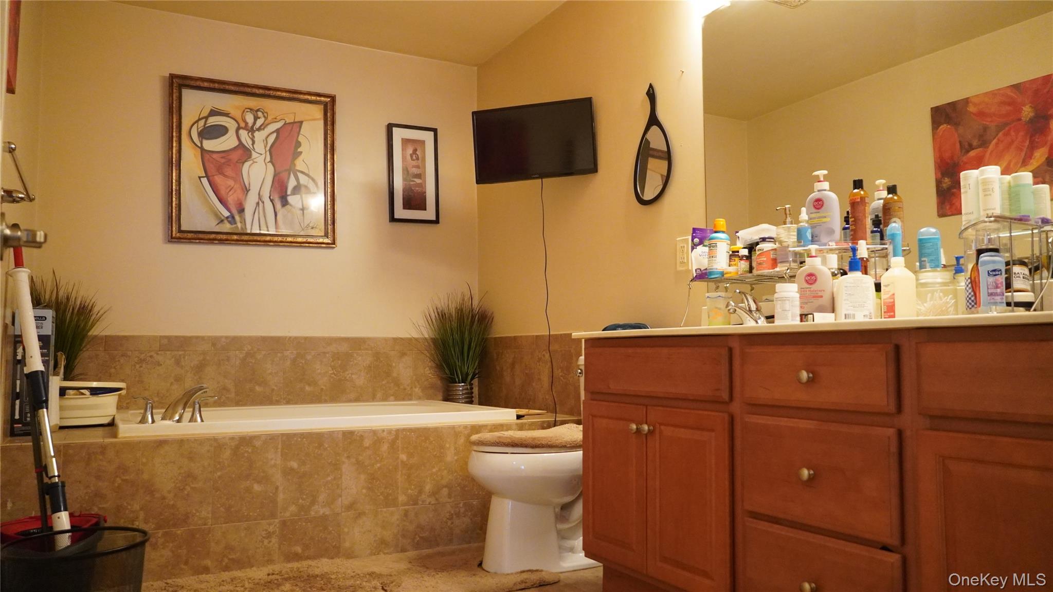 #17 photo, 1402 Hawthorn Way, New Windsor , NY 12553