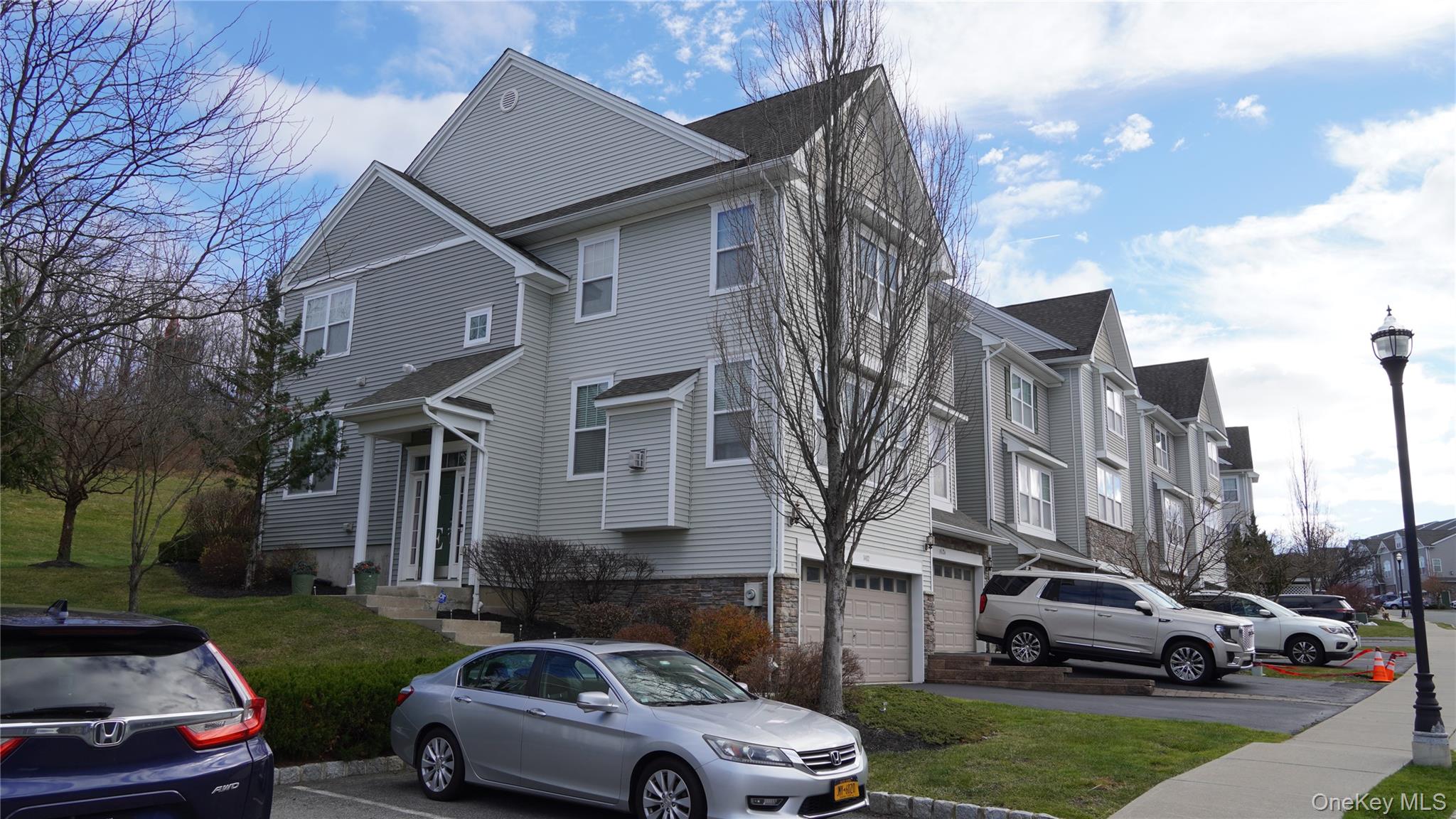 #2 photo, 1402 Hawthorn Way, New Windsor , NY 12553